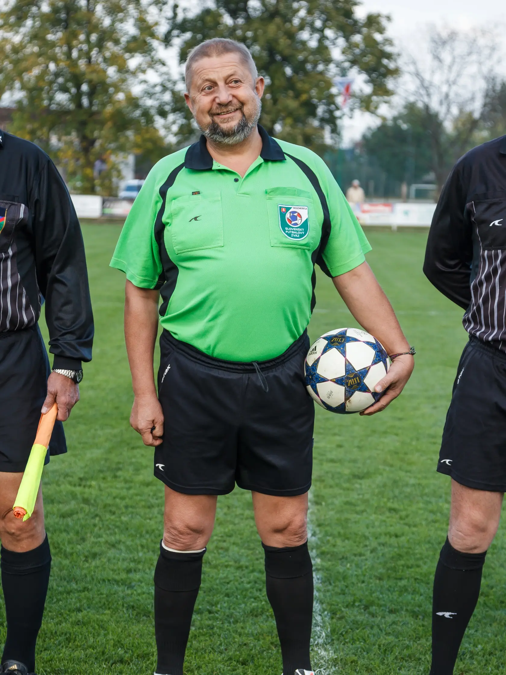 Bývalý sudca Najvyššieho súdu a exminister spravodlivosti Štefan Harabin sa preslávil aj ako rozhodca exibičného futbalového zápasu.