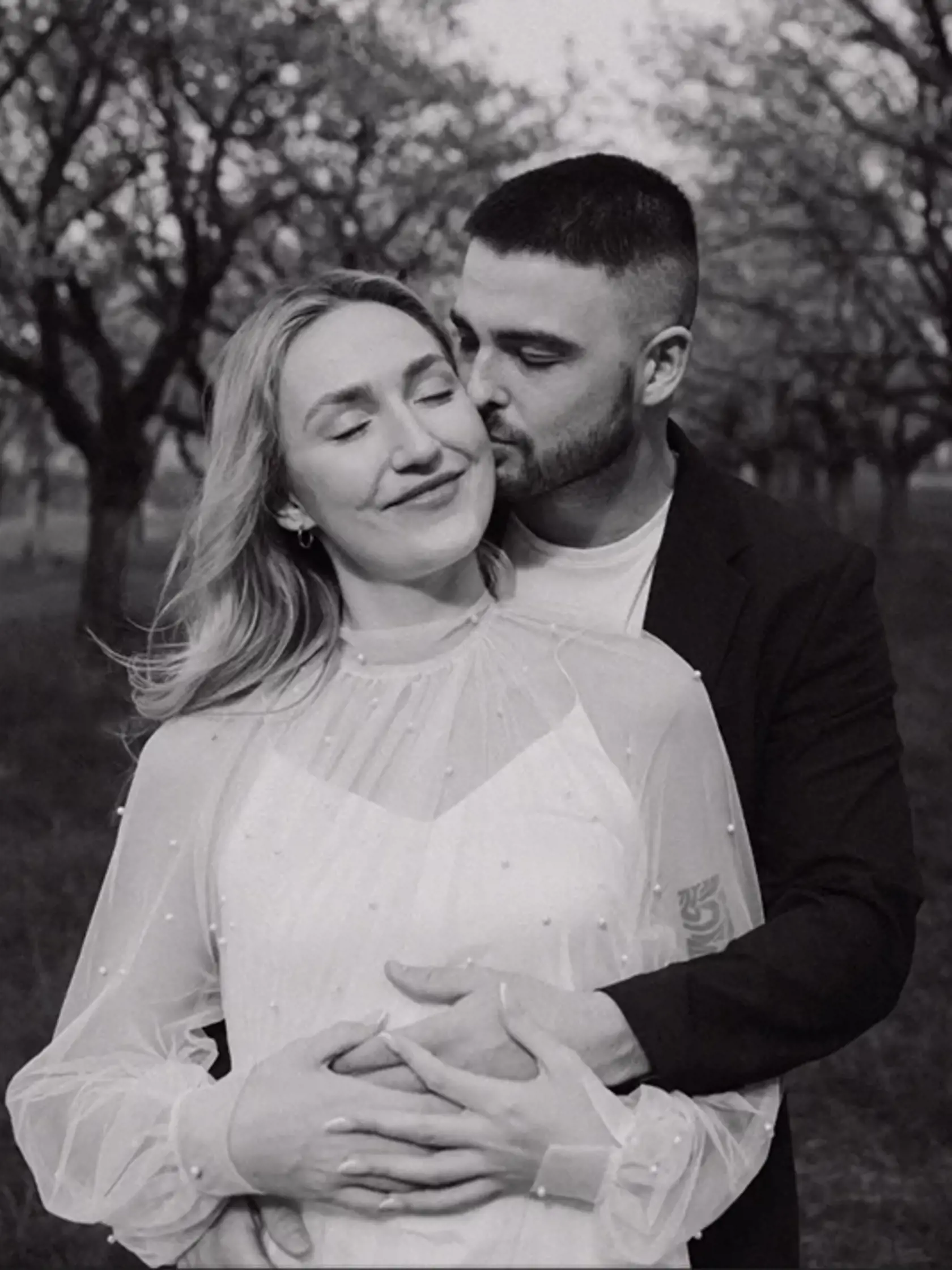 Ivana z Ruže pre nevestu si našla partnera. Usmieva sa po boku tmavovlasého fešáka.