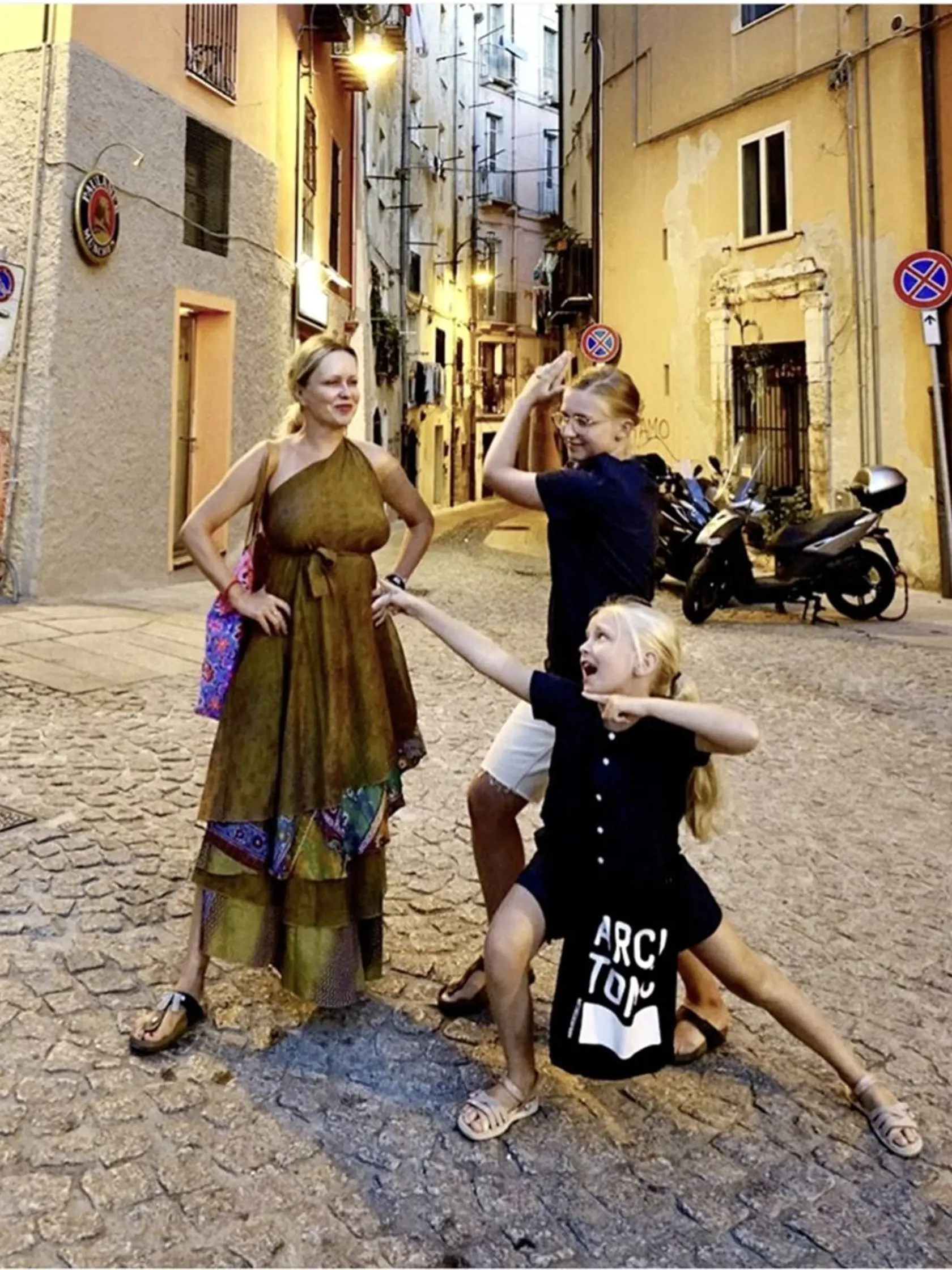 Hoci je medzi jej dcérami väčší vekový rozdiel, sú to parťáčky.