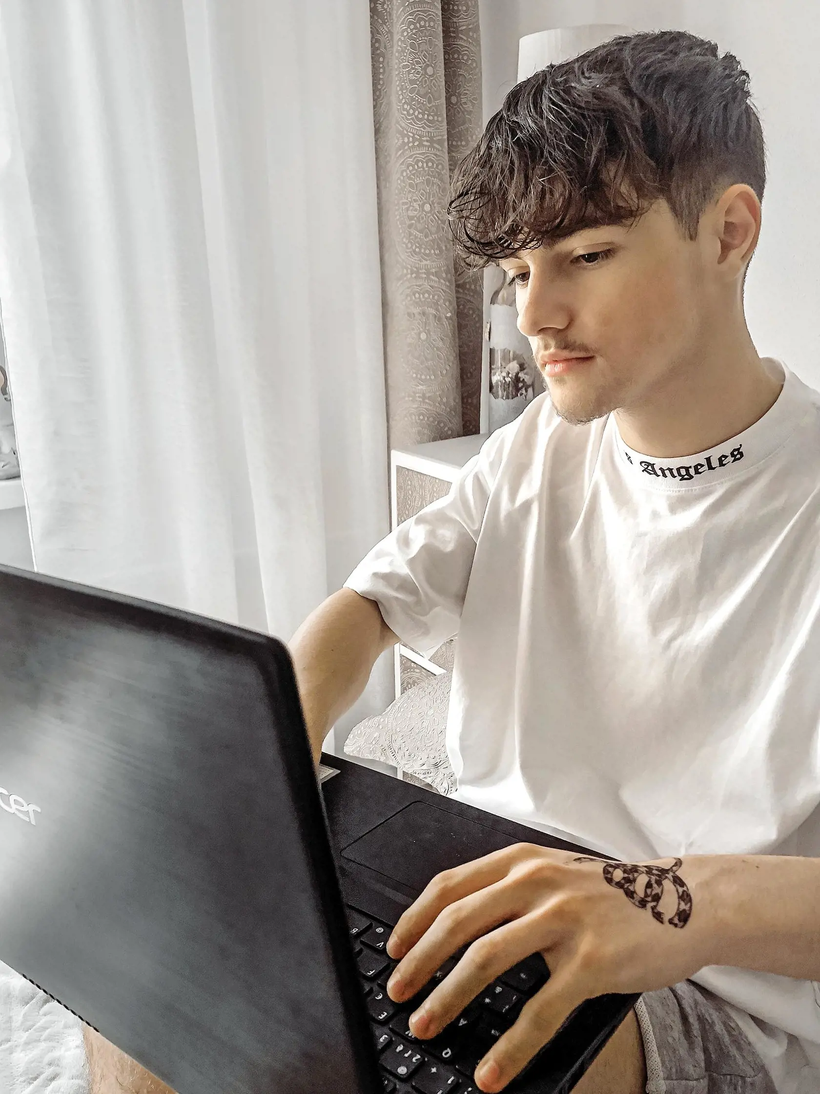 MILIÓNOVÝ Peter Balík svojimi filtrami skrášli denne milióny ľudí. Na internete ťažko nájsť niekoho, kto by sa umelo neskrášlil.