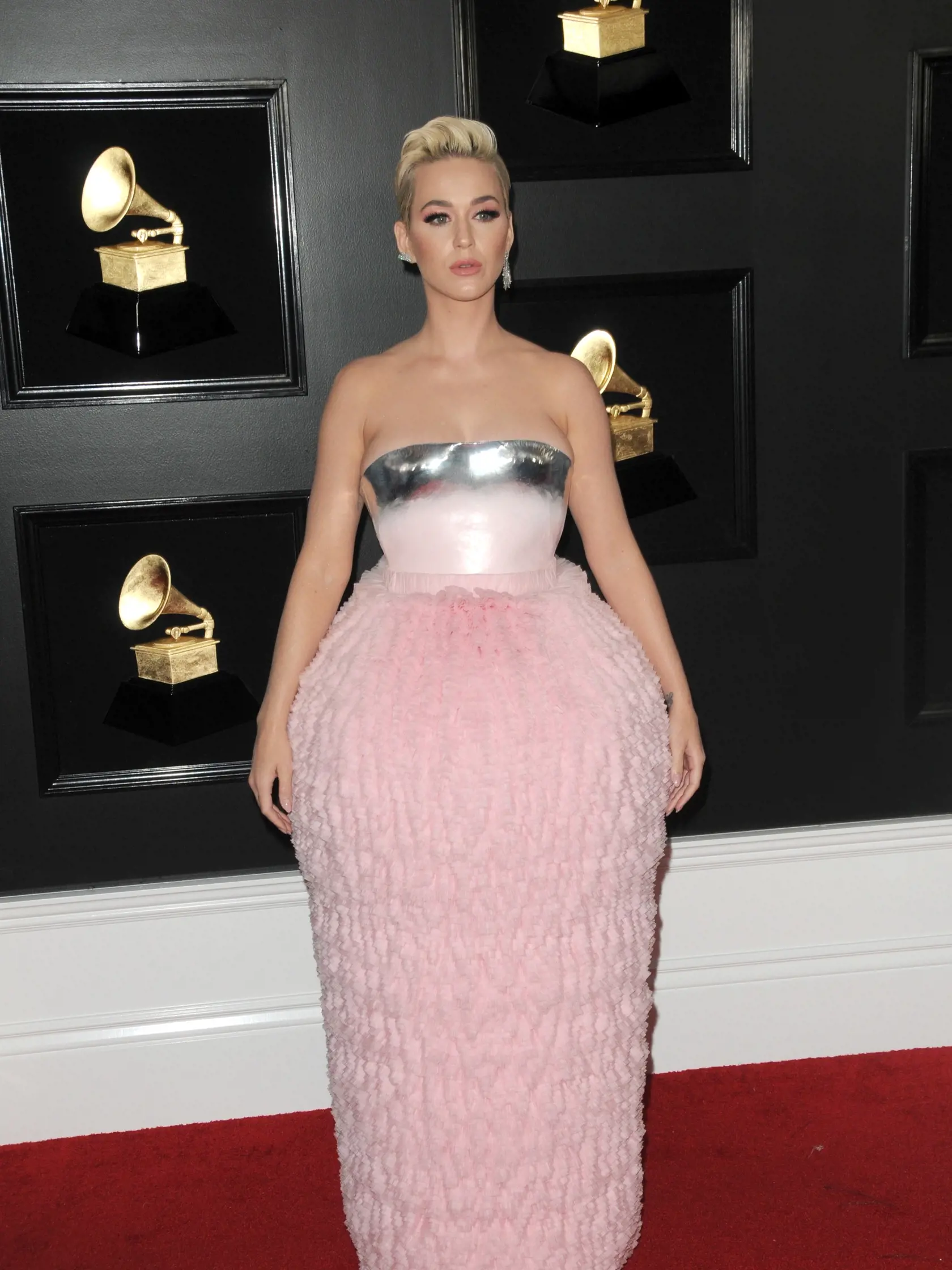 Katy Perry aj jej čudná ružová róba