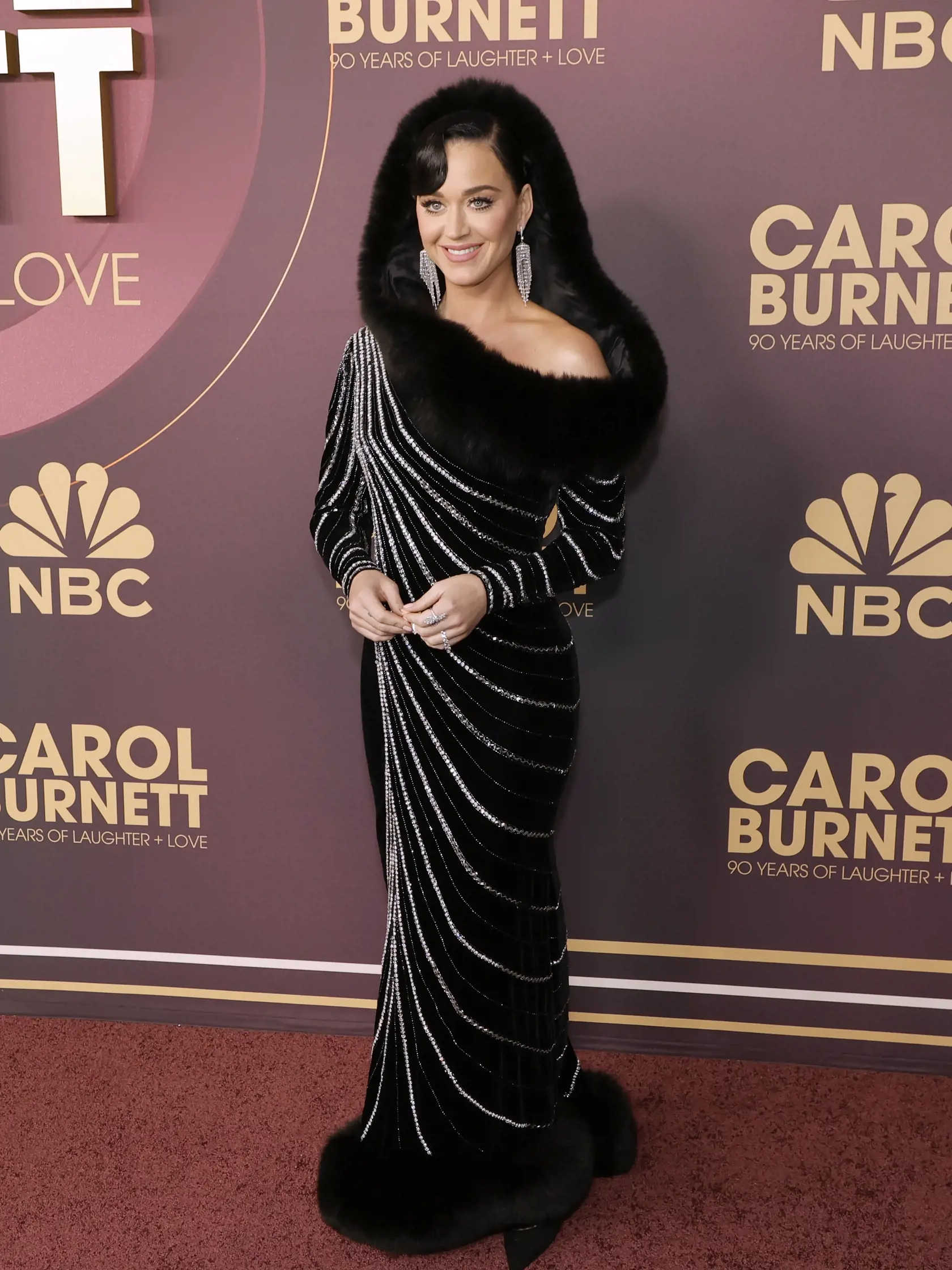 Katy Perry prišla na narodeninovú párty vo vintage štýle a bola nádherná!