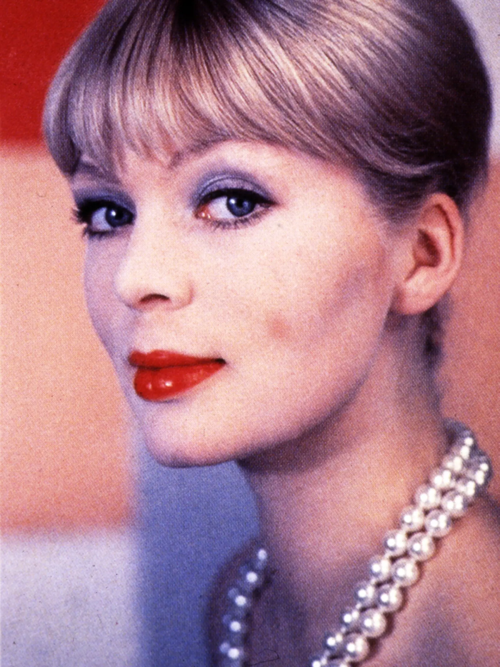 So speváčkou Nico mal pomer počas jeho vzťahu s herečkou Romy Schneider.
