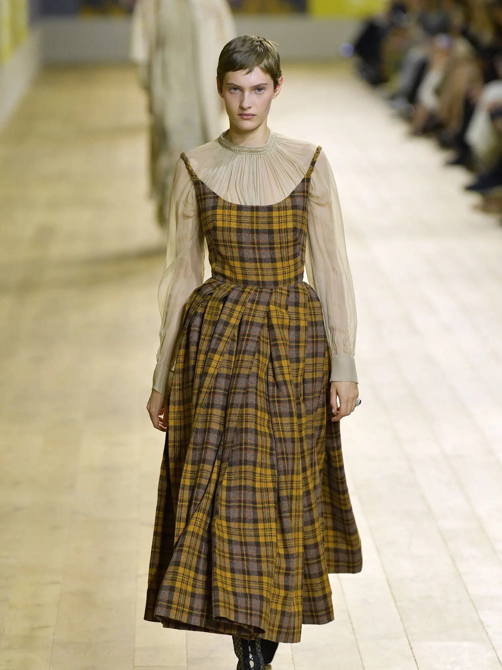 Dior: Nesmrteľný tartan vám vdýchne nezameniteľnú dávku elegancie.