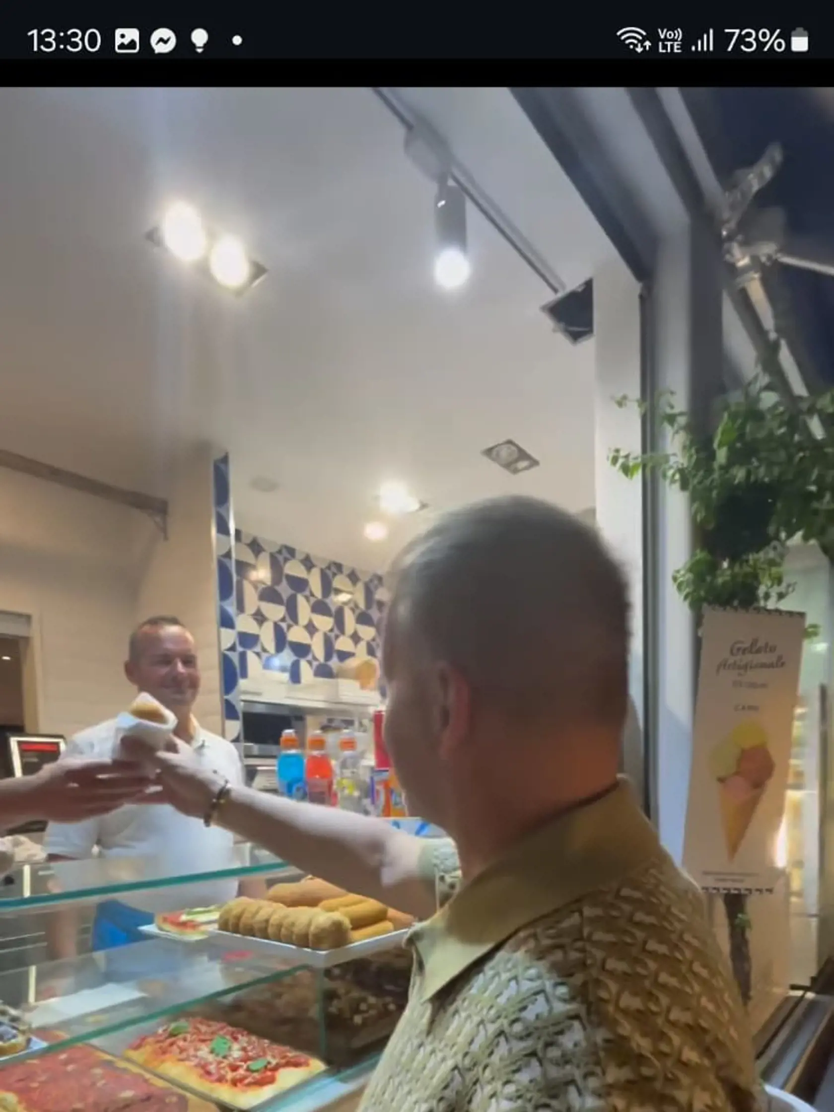 Zábery Borisa Kollára z vtipného videa.