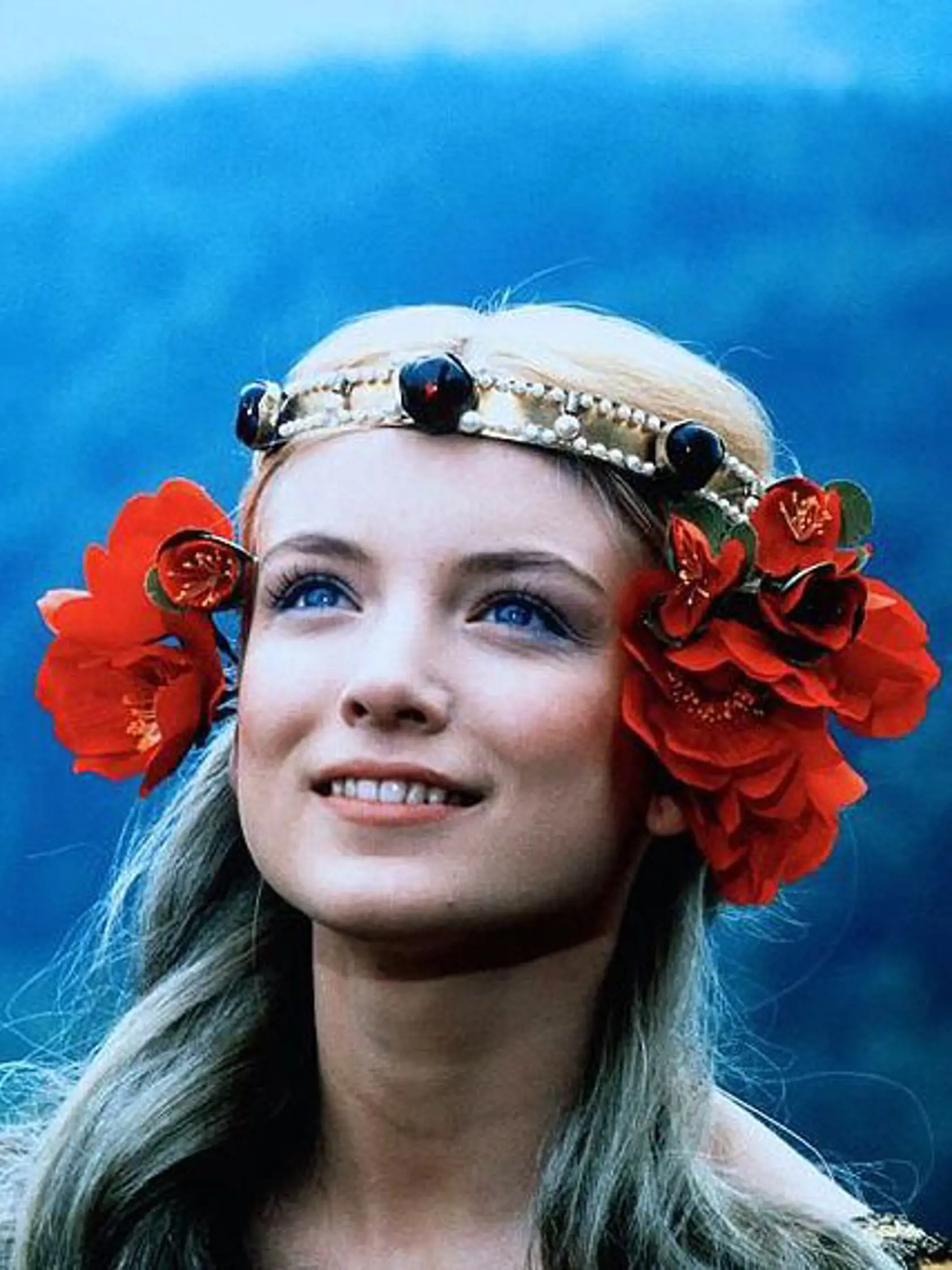 Eva Vejmělková v rozprávke Pávie pierko.