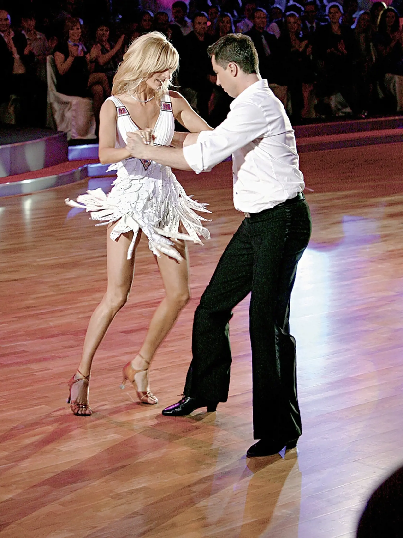 Moderátorka Adela Banášová, tanečník Peter Modrovský, tanečná súťaž Let' s dance, tanec
Foto: Robo Homola
Uverejnené: Šarm č. 18/09
pôvodný súbor:IMG_foto ROBO HOMOLA_20483.eps