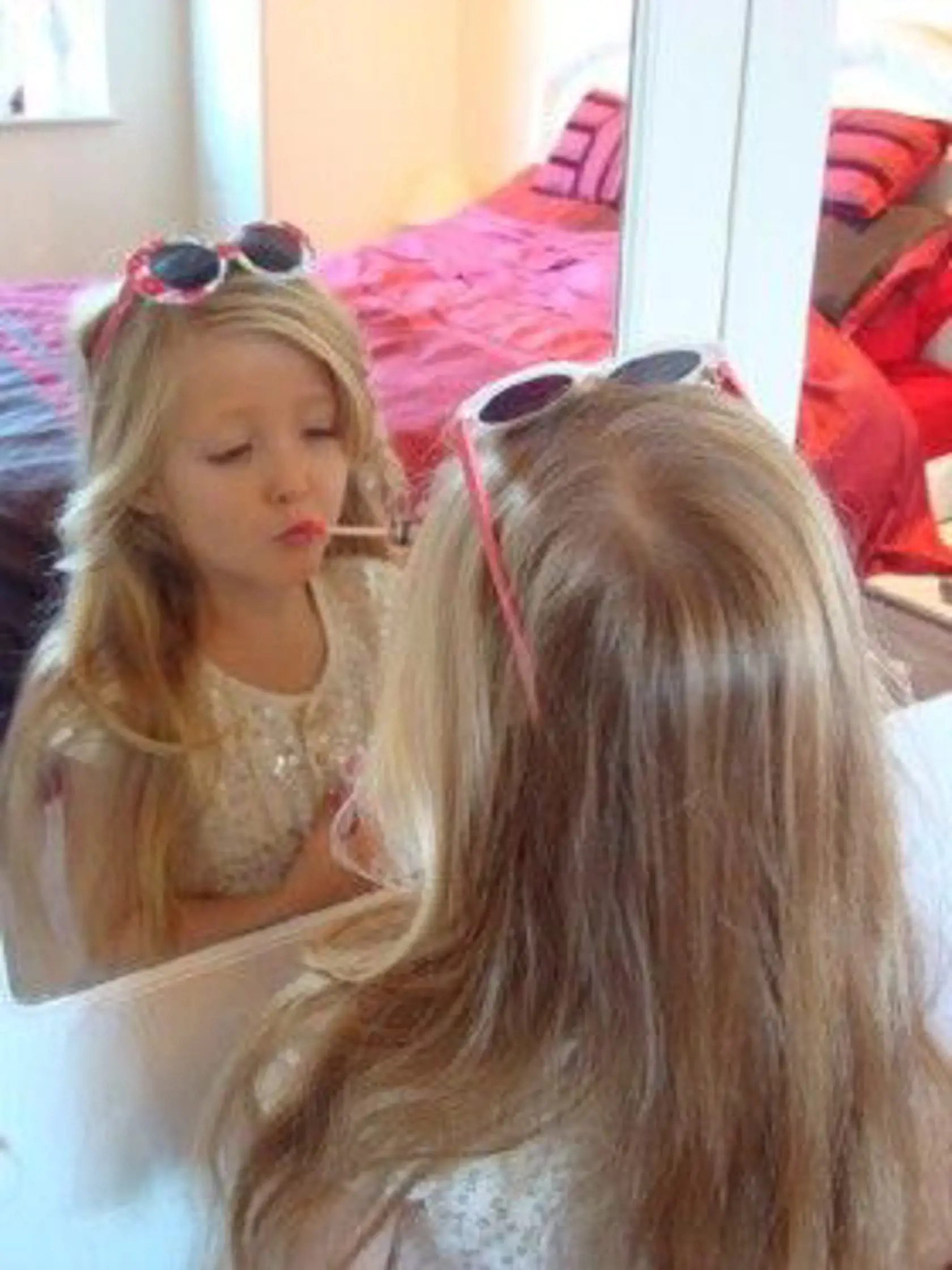 Sarah by chcela mať z malej Poppy modelku.