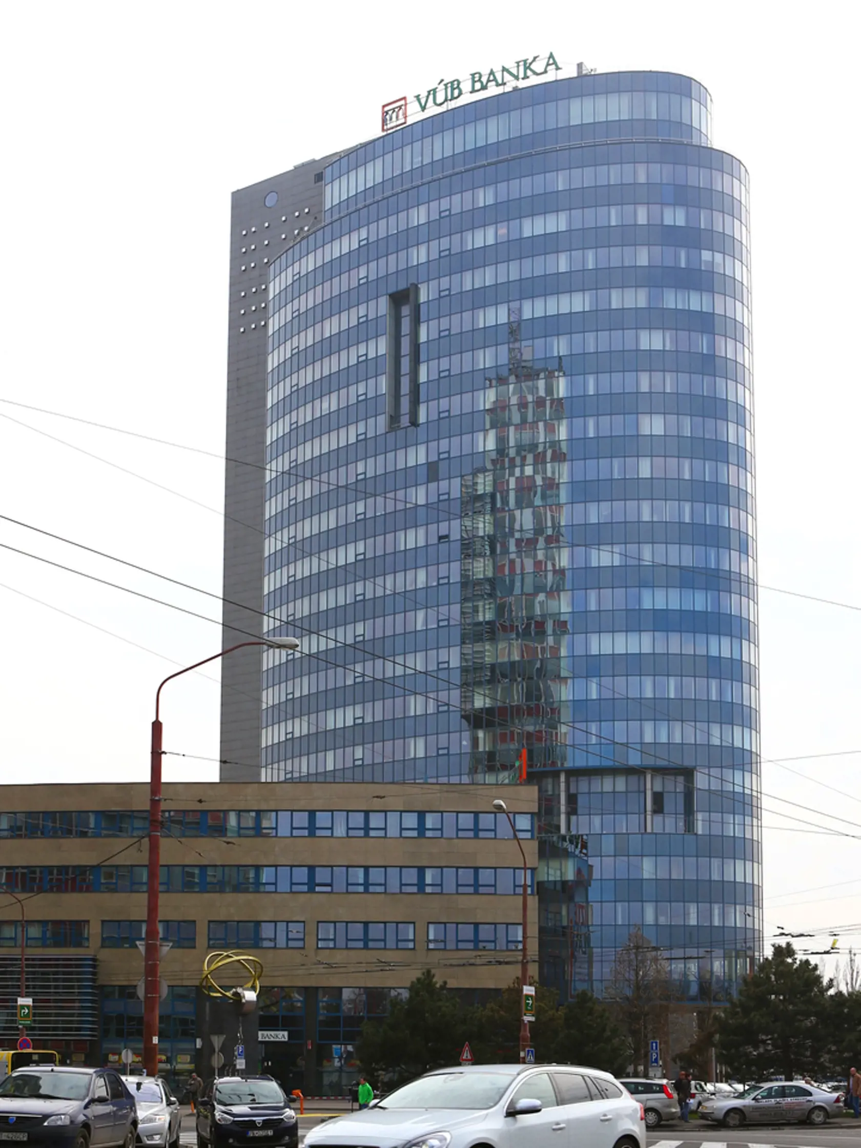 Banka poplatky zvyšuje k 1.7.2024.