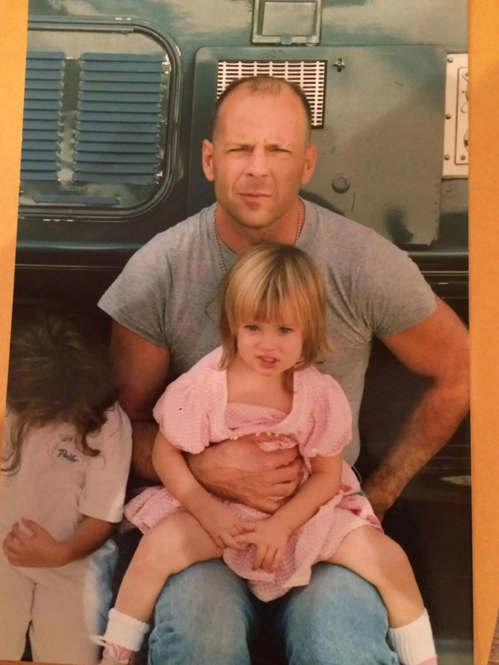 Bruce Willis s dcérami.