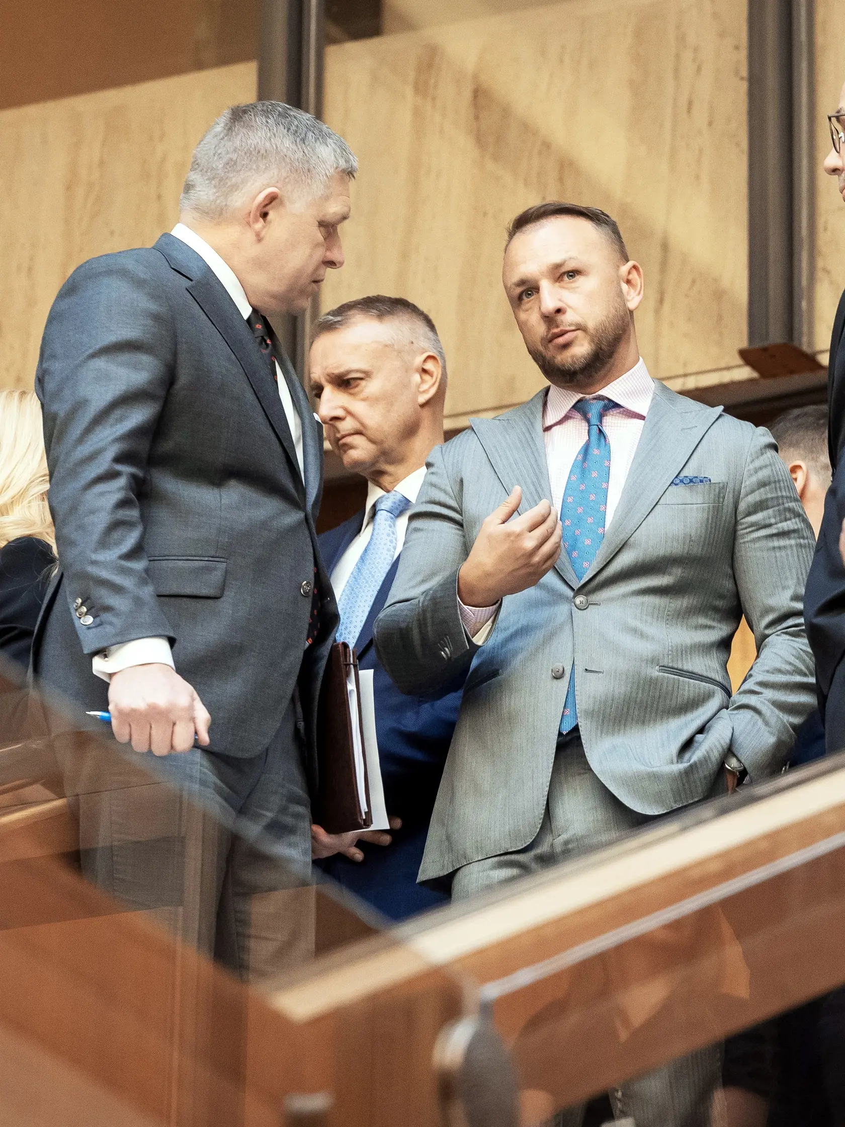 Na snímke je Robert Fico a Matúš Šutaj Eštok.
