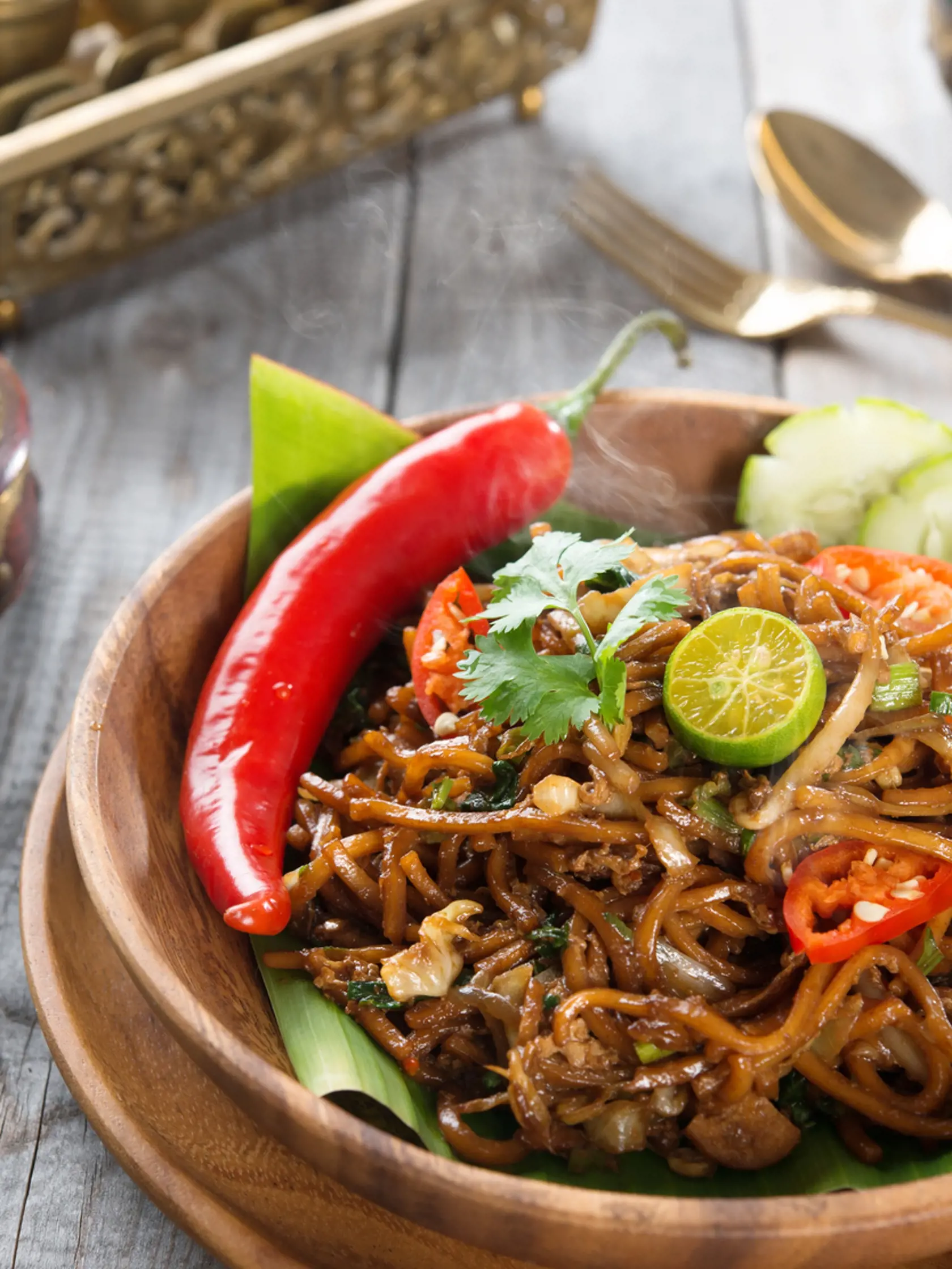Pražené rezance mamak goreng