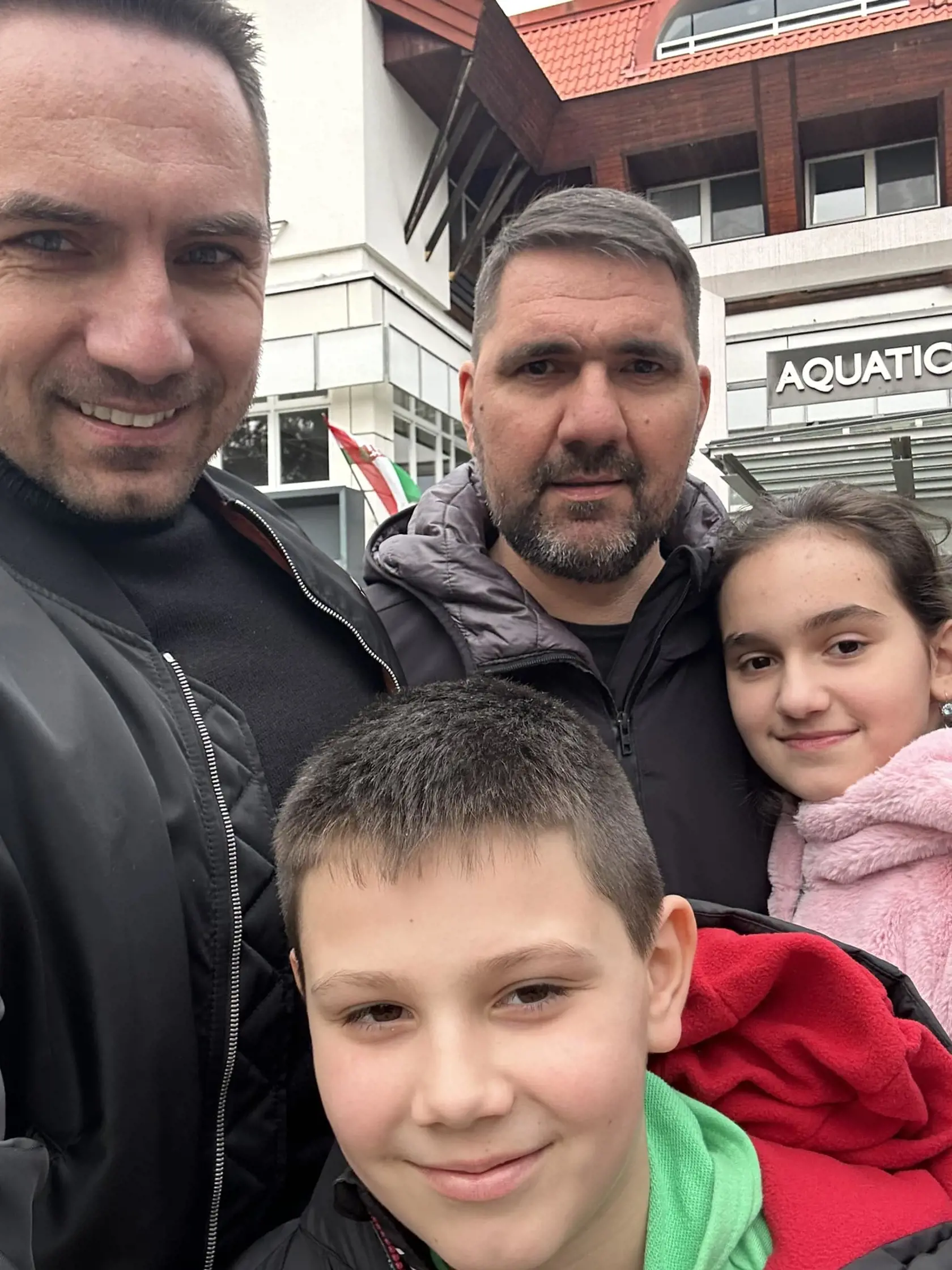 Štvorica: Gyimesi s bratom, synom a neterou.