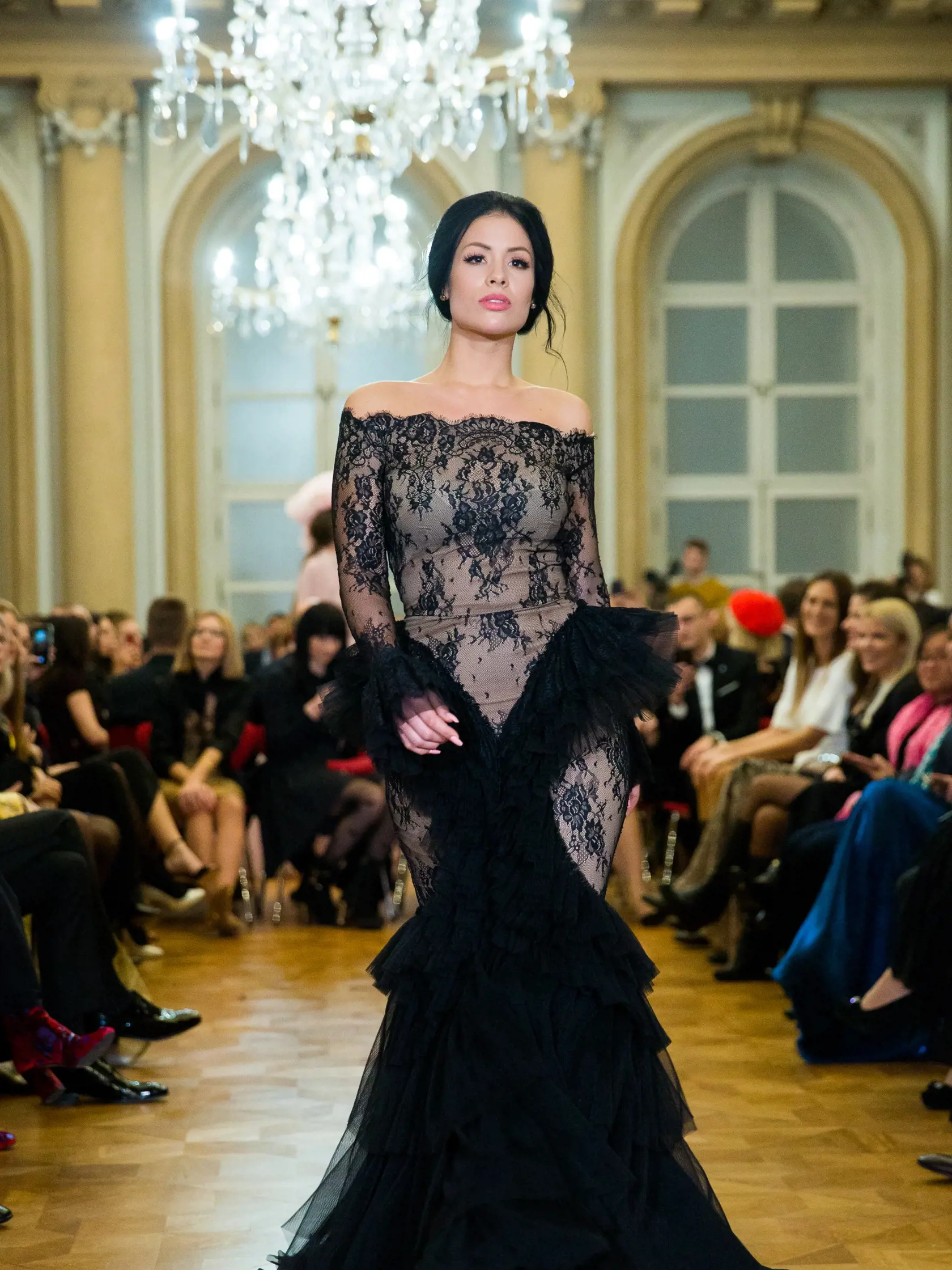 Virgínia Buberníková patrí medzi stálice na prehliadkach návrhárky Jany Jurčenko.