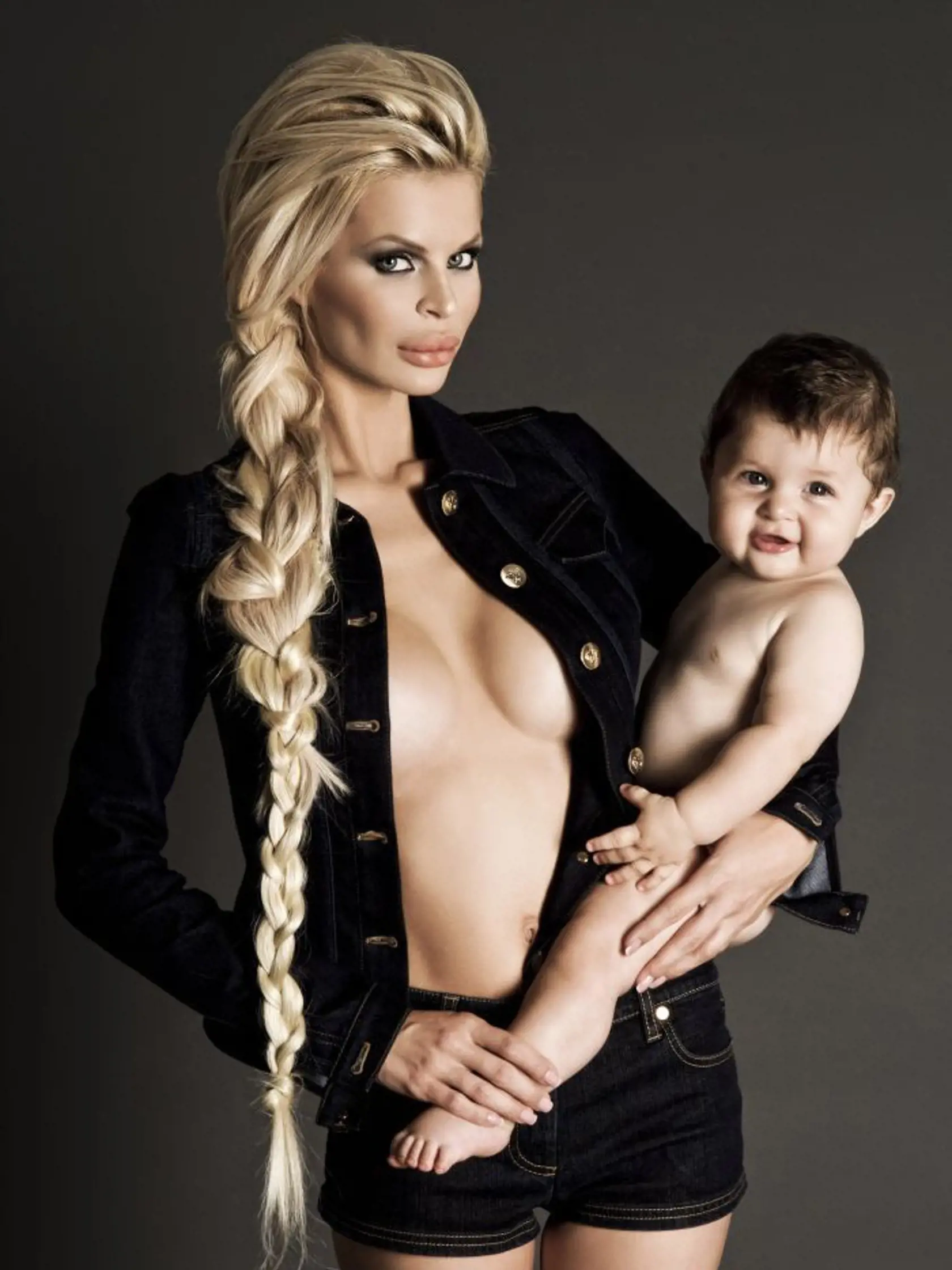Pery Silvie Kucherenko zaujmú na prvý pohľad.