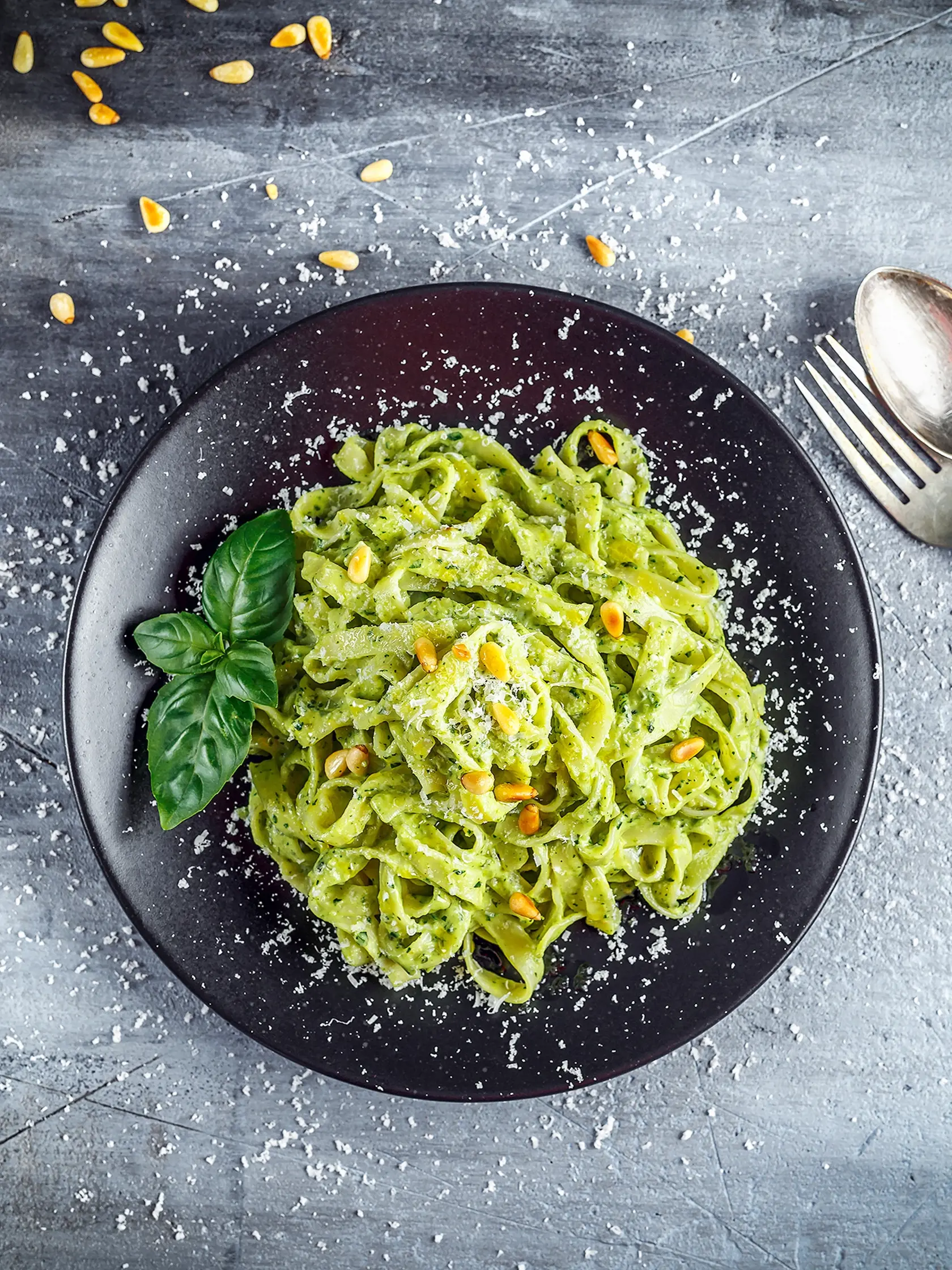Tagliatelle s pestom