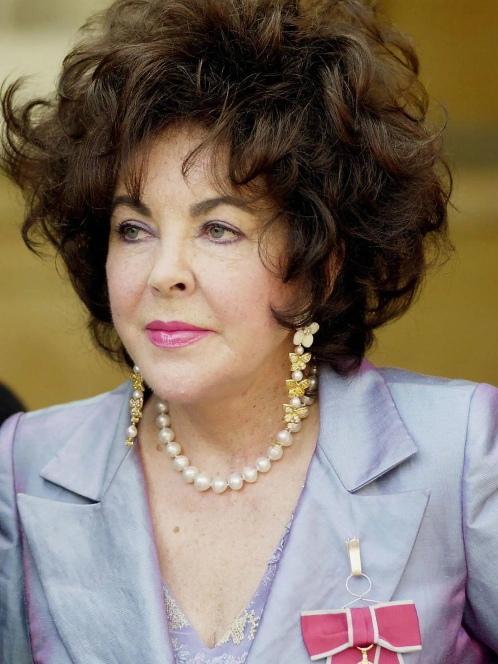Elizabeth Taylor (†79).