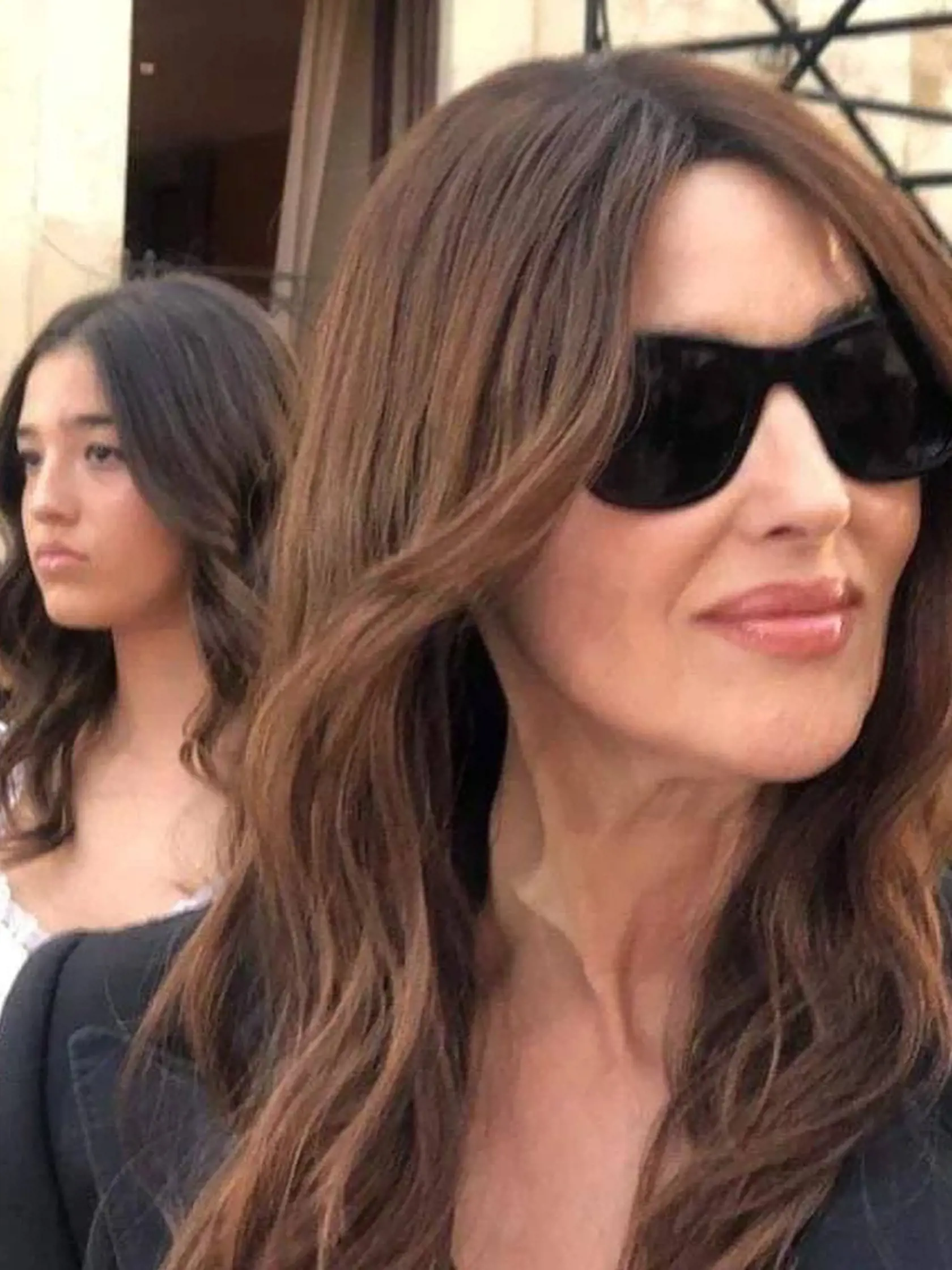 Druhá mladšia dcéra Monicy Bellucci Leonie sa skôr podobá na otca herca Vincenta Cassel.
