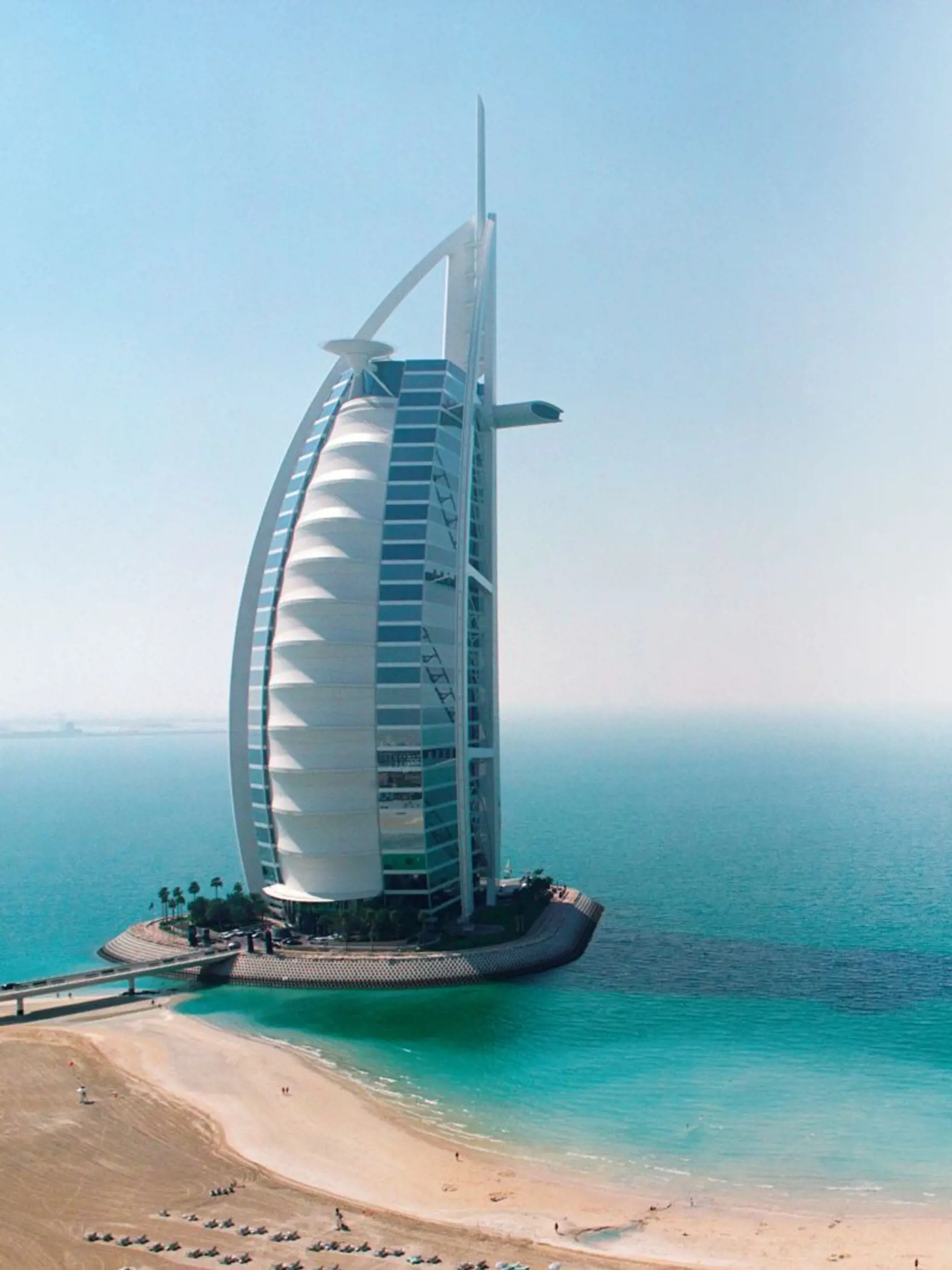Hotel Burj Al Arab. Vidíte ten výklenok