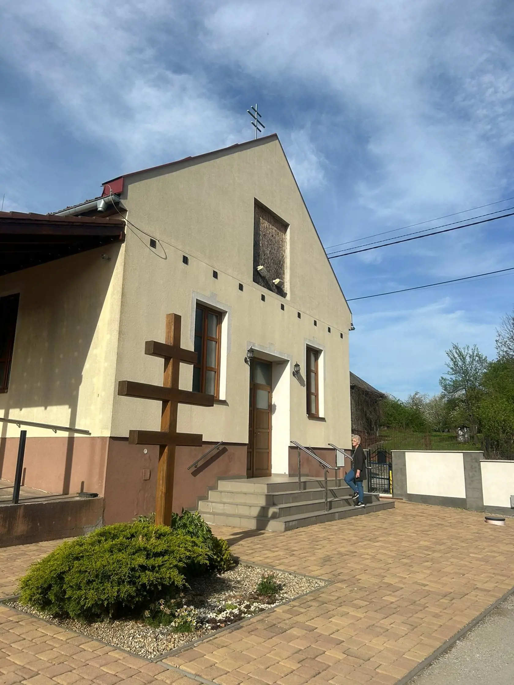 Kostol v obci Rozhanovce, aj tu sa môže strtenť obžalovaní s pozostalými.