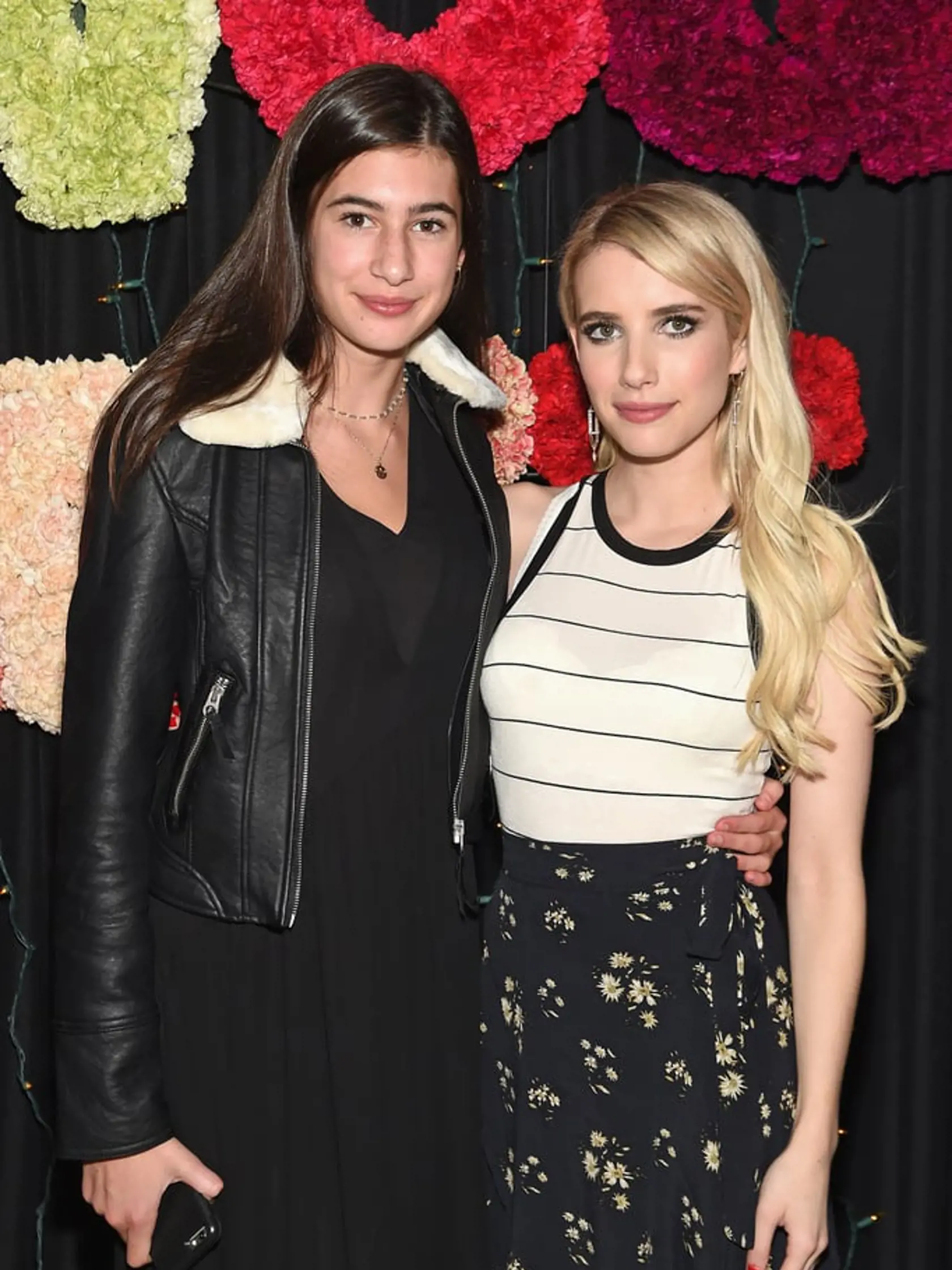 Emma Roberts a Grace Nickels 