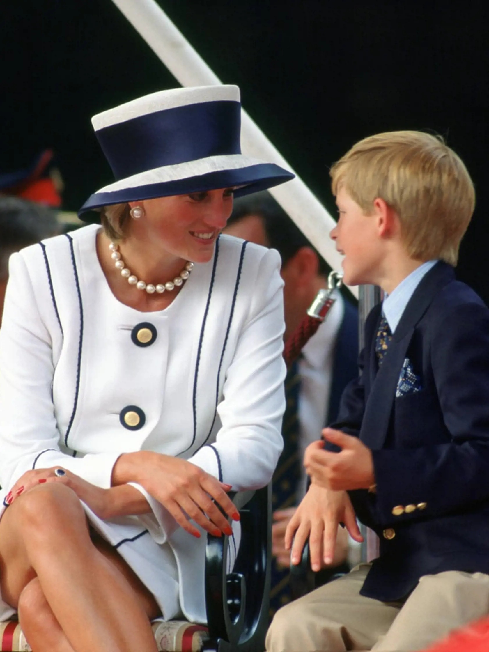 Princezná Diana sa napriek kráľovským povinnostiam vždy deťom snažila venovať.