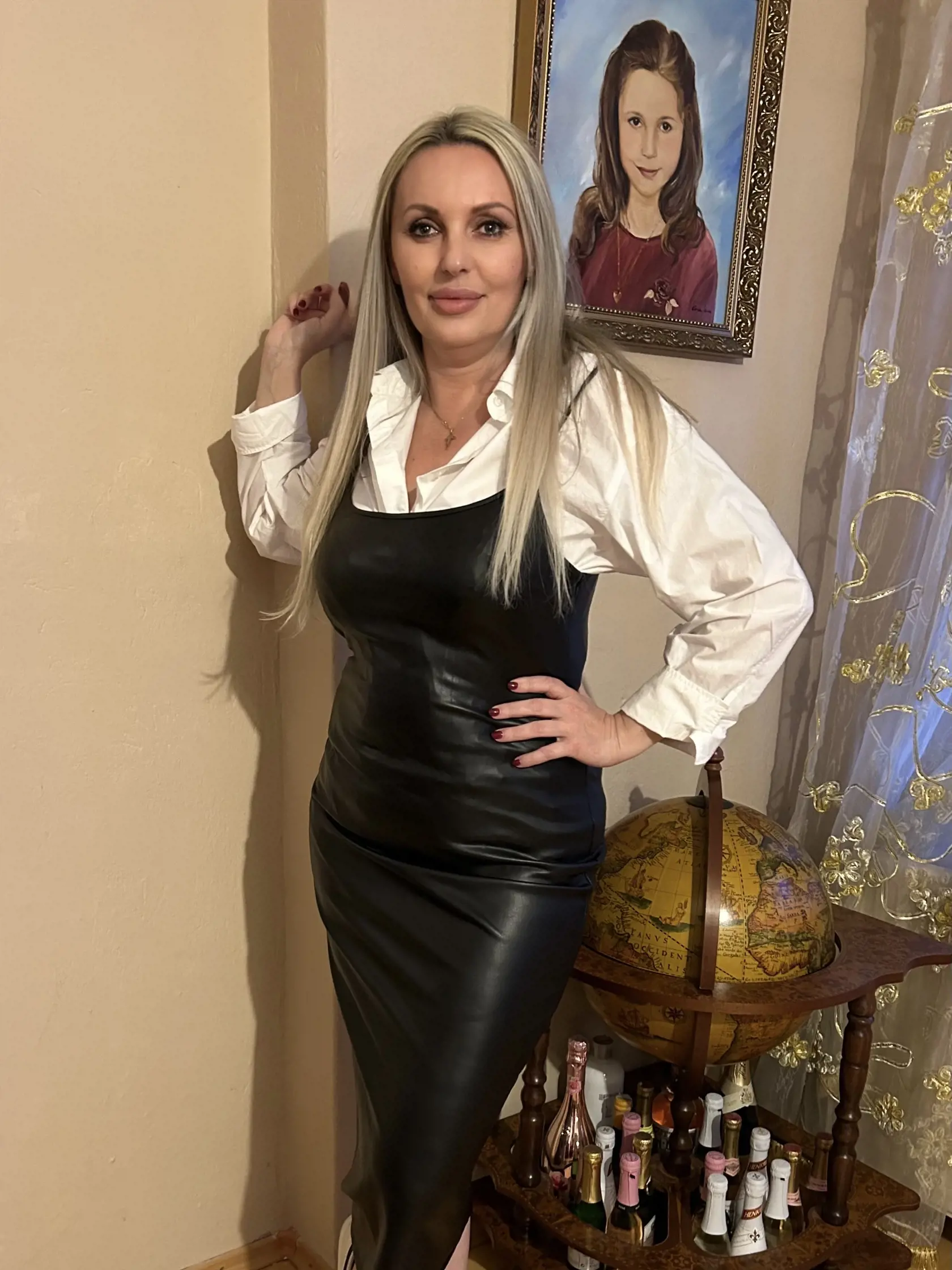 Bývalá Boržova partnerka, Simonina mama Anežka. Je leteckou inžinierkou, aktuálne si zarába ako zdravotná sestra.
