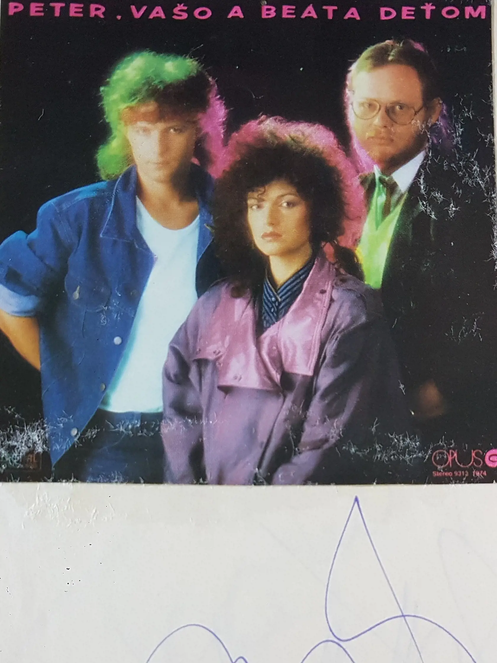 Koncom 80. rokov Peter Nagy, Beata Dubasová a Vašo Patejdl nahrali piesne pre deti, ktoré sú populárne dodnes. Dolu autogram Petra Nagya.