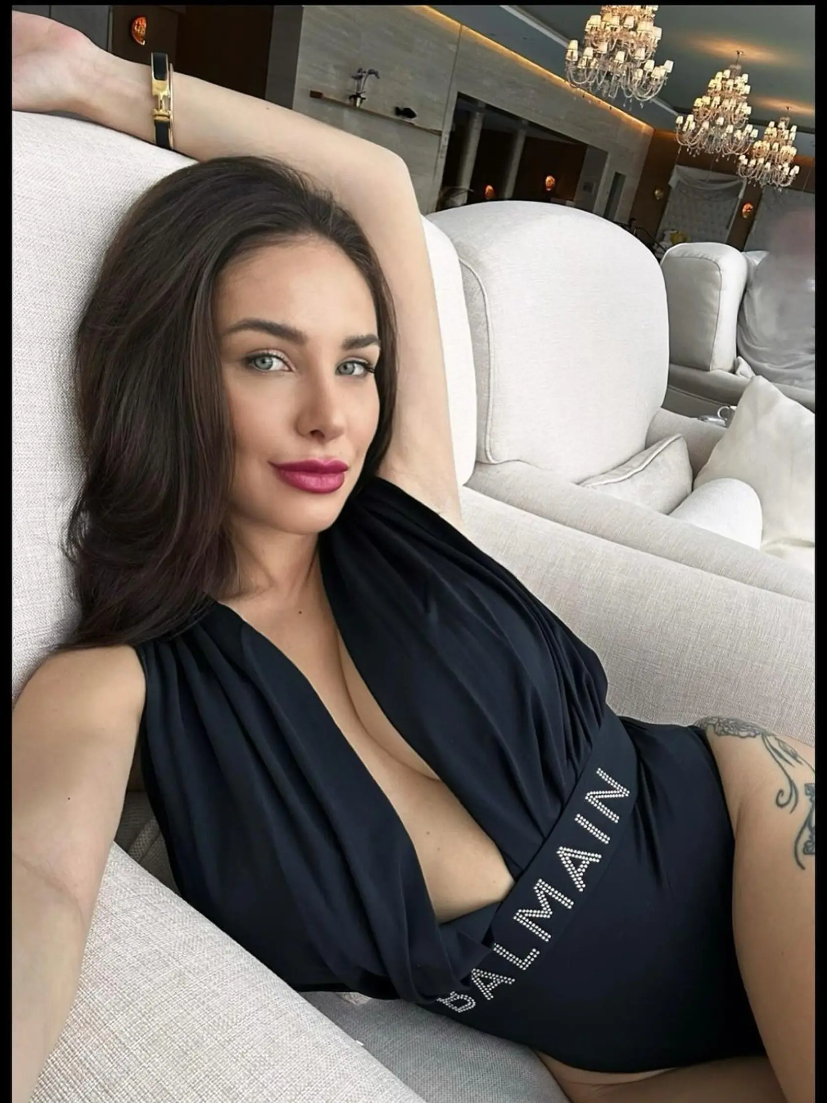 Vanessa Hrubovčáková má s Borisom Kollárom synčeka. Zároveň je sesternicou ženy, ktorá pri nehode prišla o dcérku Sofiu.