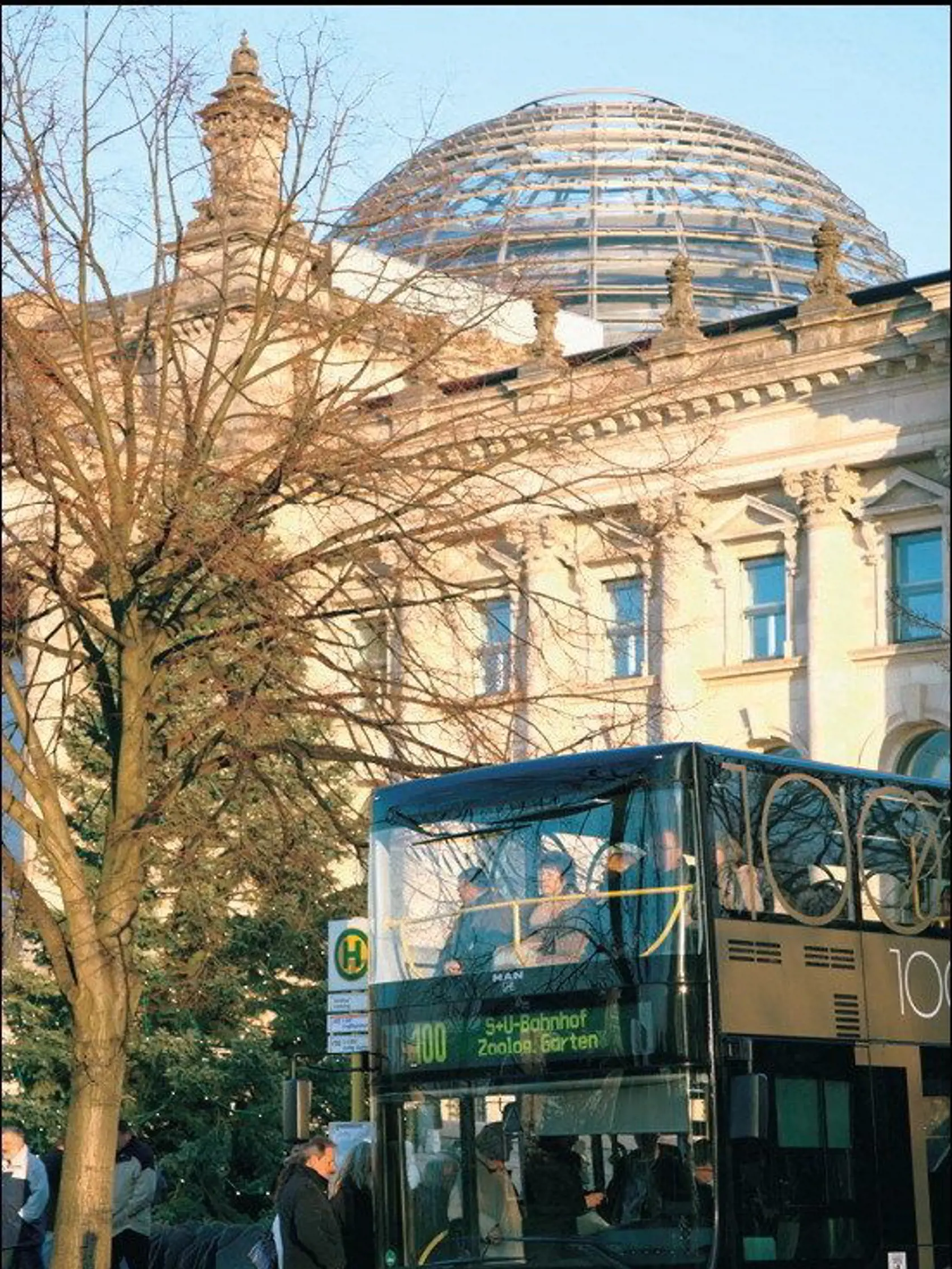 Z horného poschodia autobusov číslo 100 alebo 200