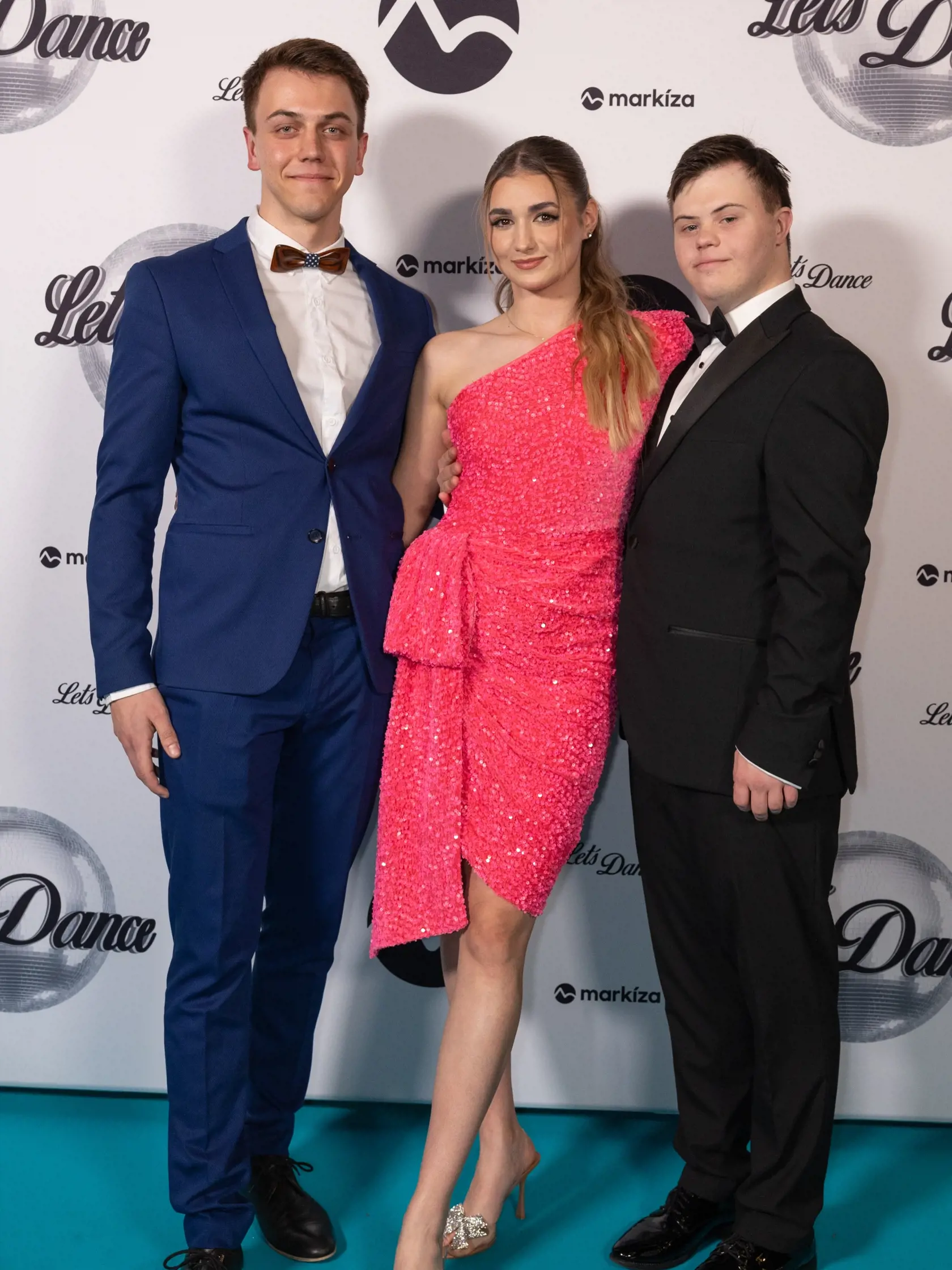 Šimon Jakuš s bratom a tanečnou partnerkou Patríciou Piešťanskou.