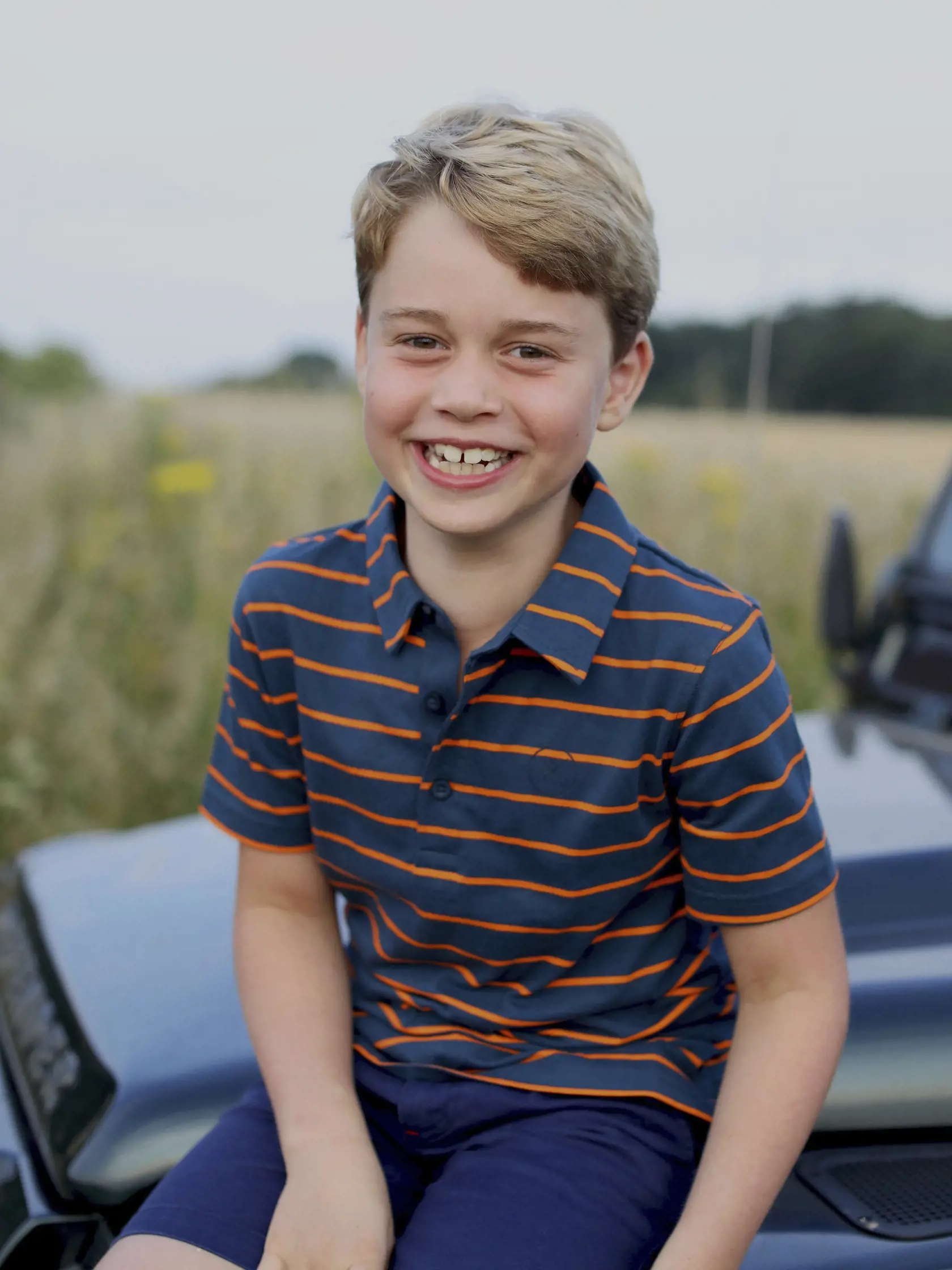 Starší princ George (10) je v zozname najbohatších slávnych detí hneď po sestre na druhom mieste s čistou hodnotou 2,8 miliard eur.