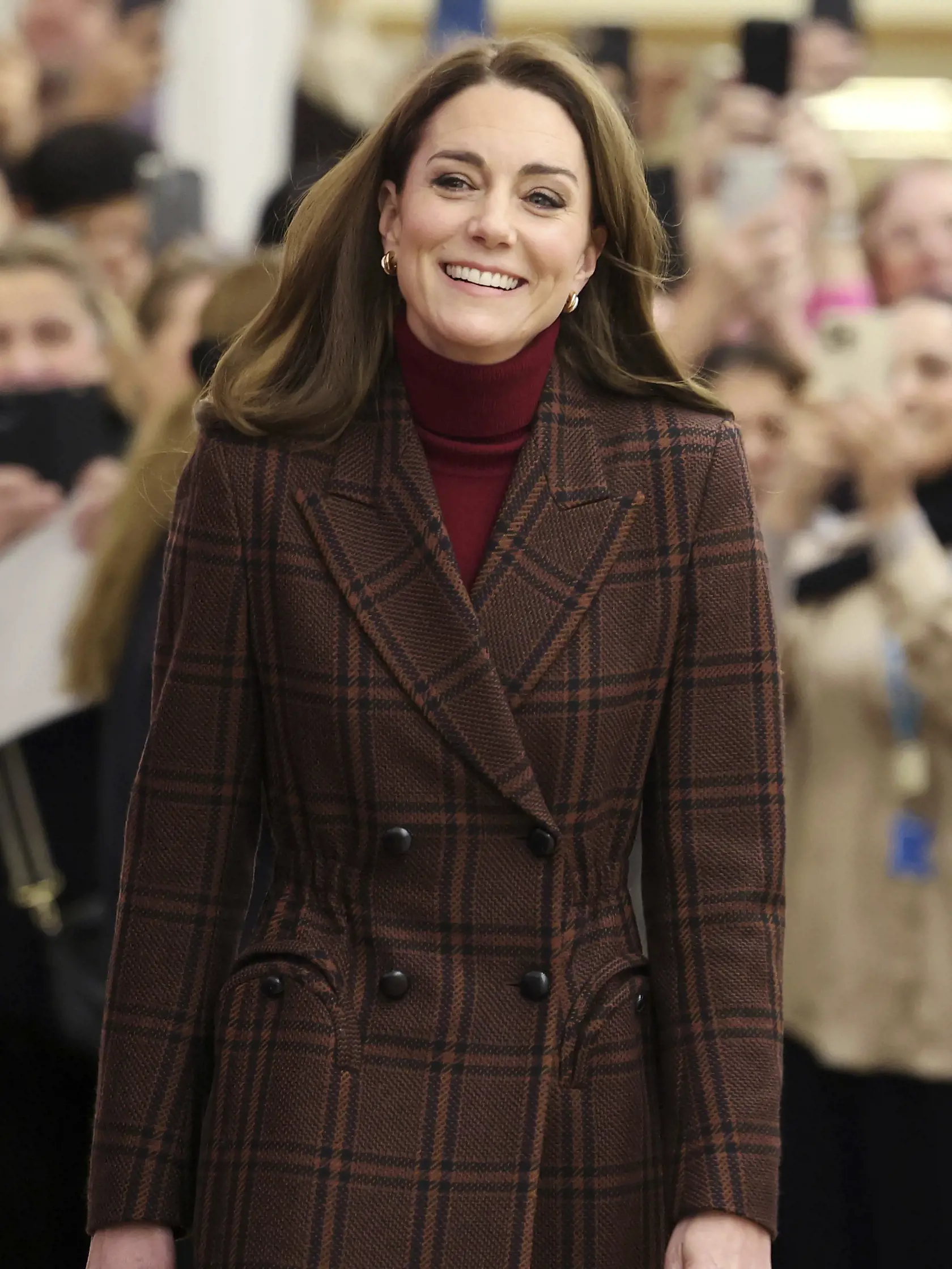 Kate, princezná z Walesu, kráča počas návštevy nemocnice Royal Marsden Hospital, kde sa liečila na rakovinu, v Londýne 14. januára 2025. FOTO TASR/AP
