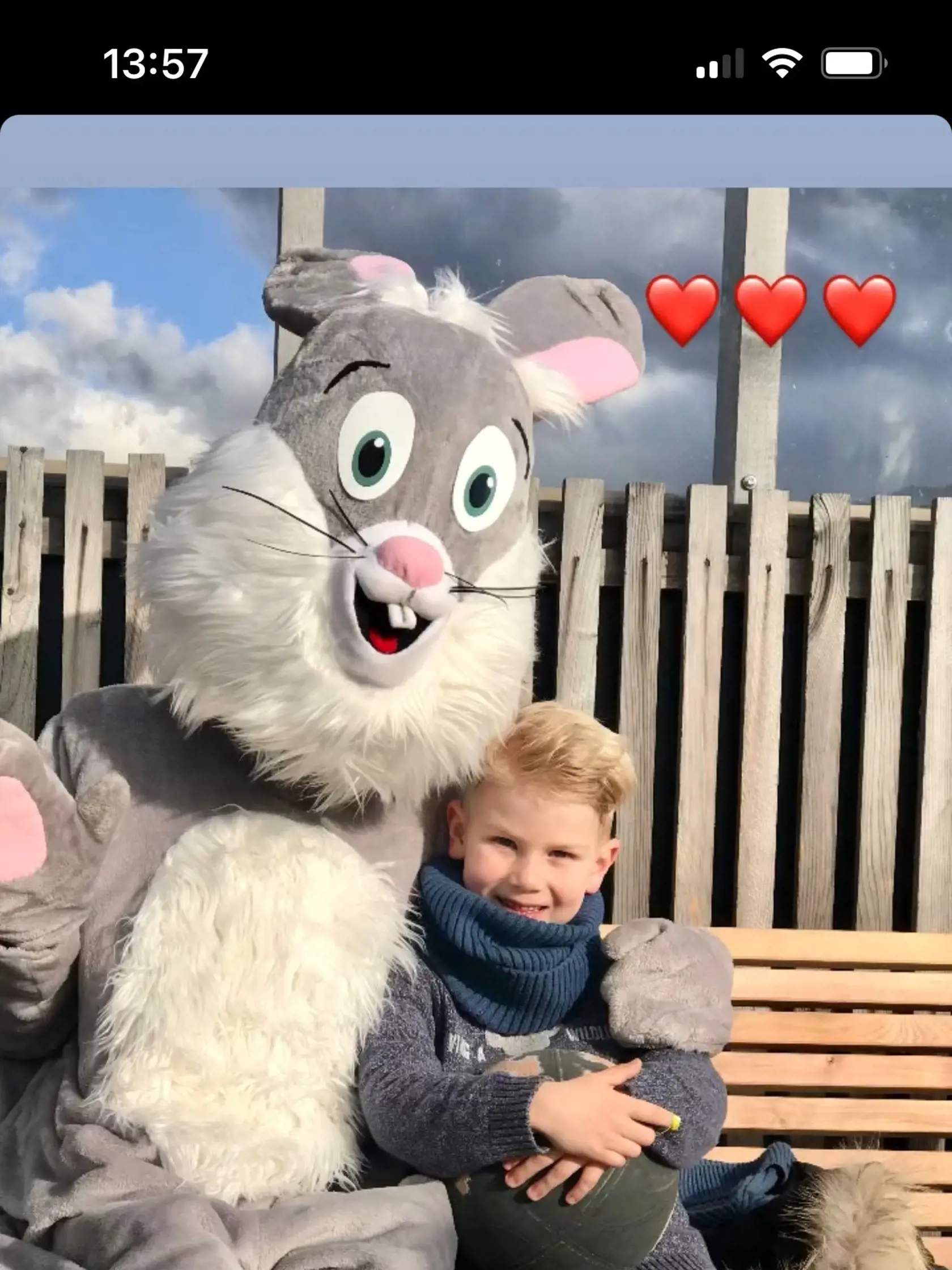 Mladší syn Adam si Veľkú noc poriadne užil.