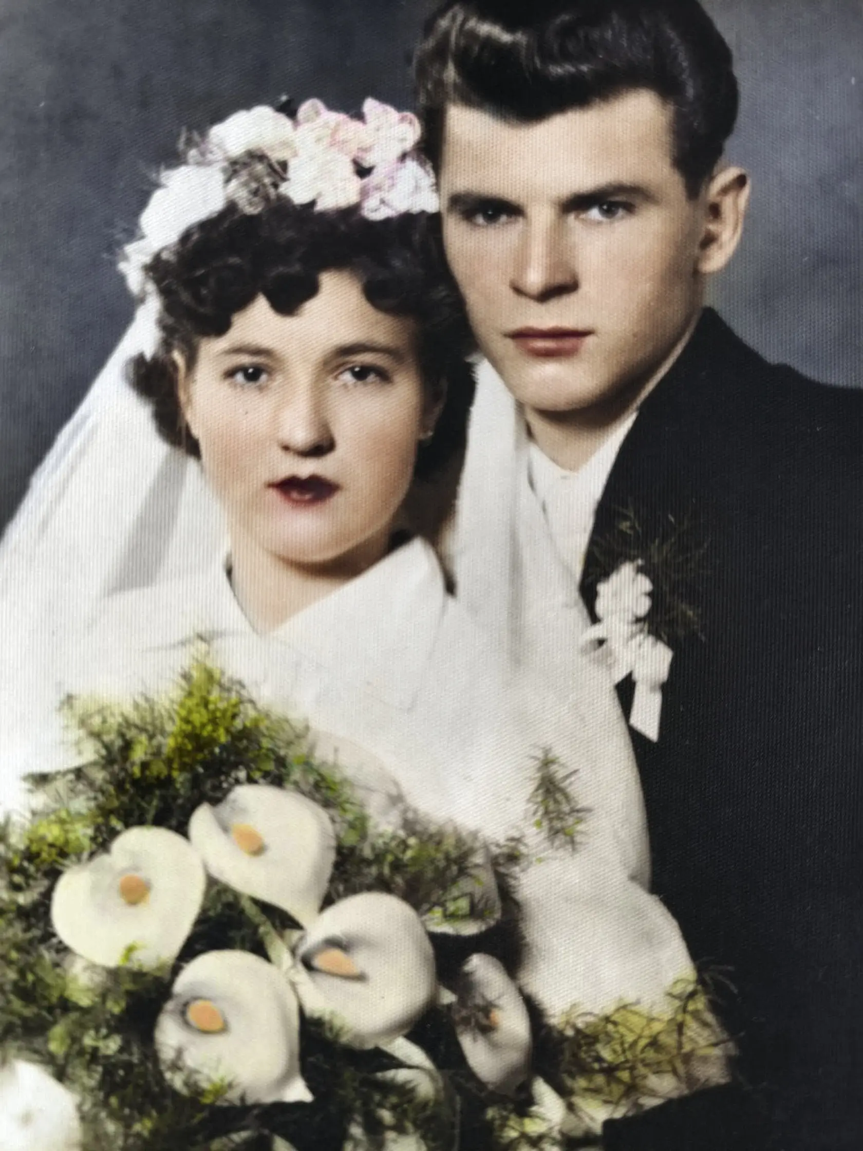 1956. Mária s manželom Štefanom. Dnes už kráča svetom bez neho.