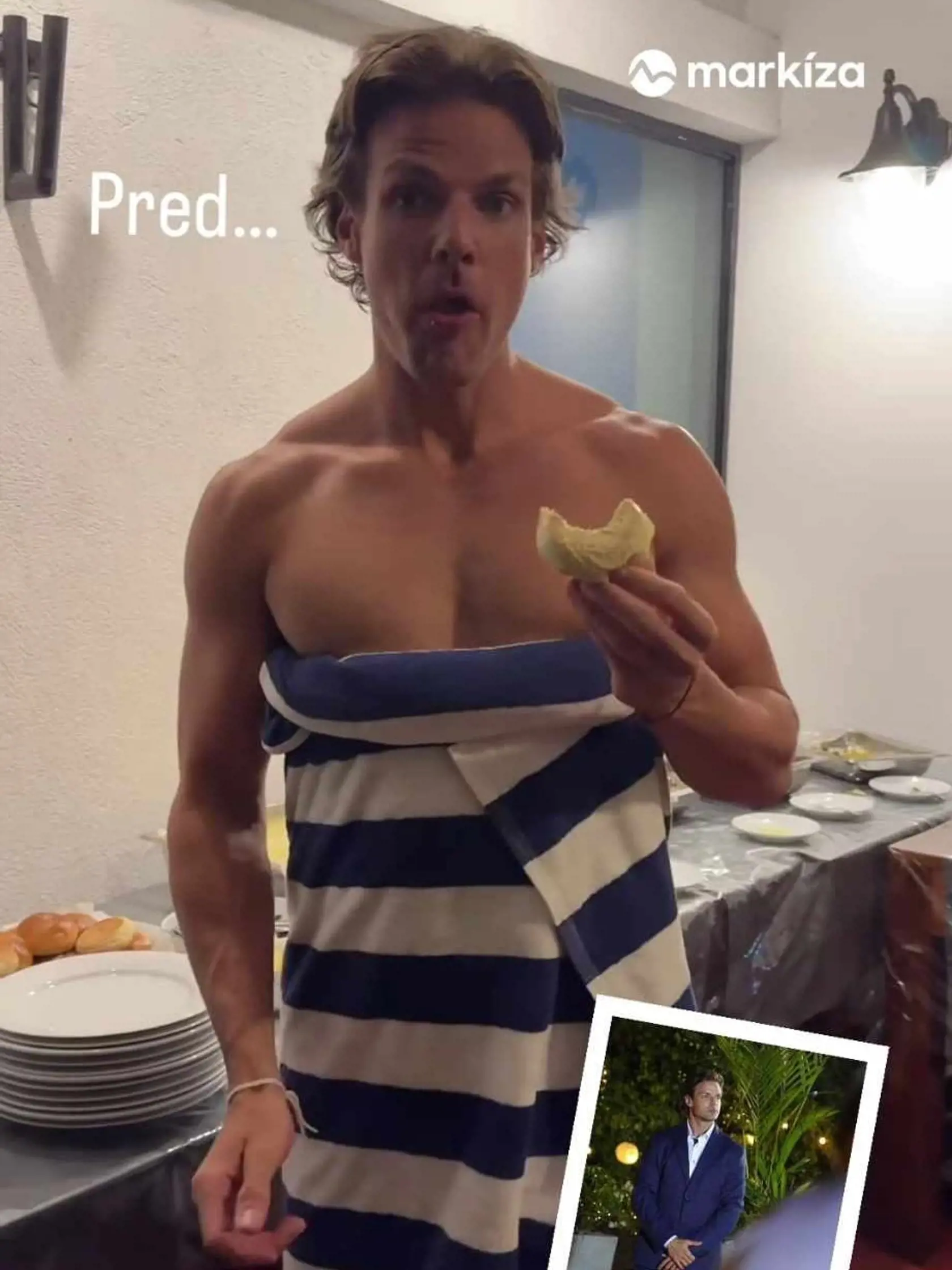 Radko pred ceremoniálom. Prítomnosť kamery mu neprekážala a nechal sa "cvaknúť" len v uteráčiku.