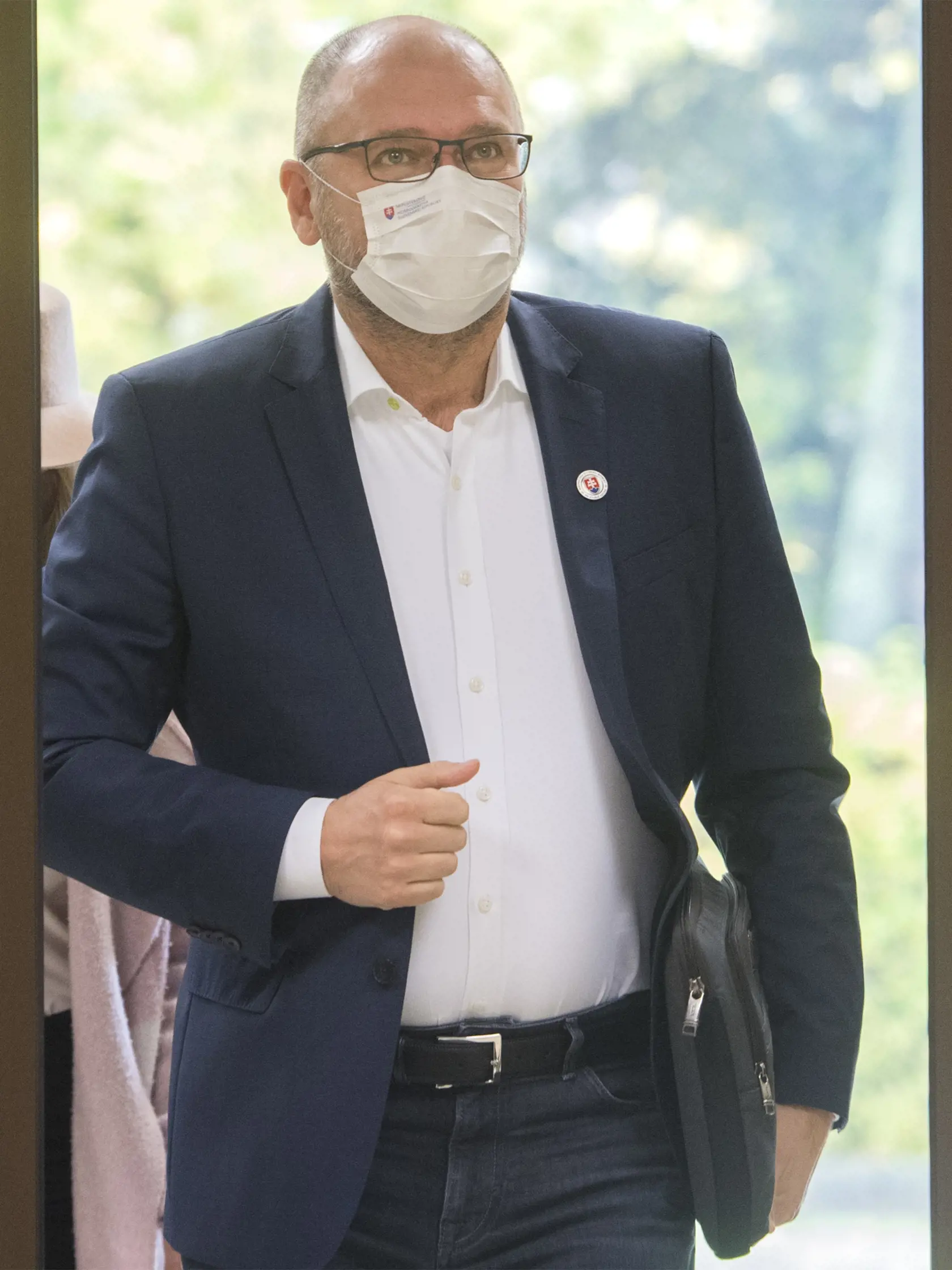 Na snímke podpredseda vlády a minister hospodárstva Richard Sulík (SaS) prichádza na 49. schôdzu Vlády SR v pondelok 2. novembra 2020 v Bratislave. FOTO TASR - Martin Baumann