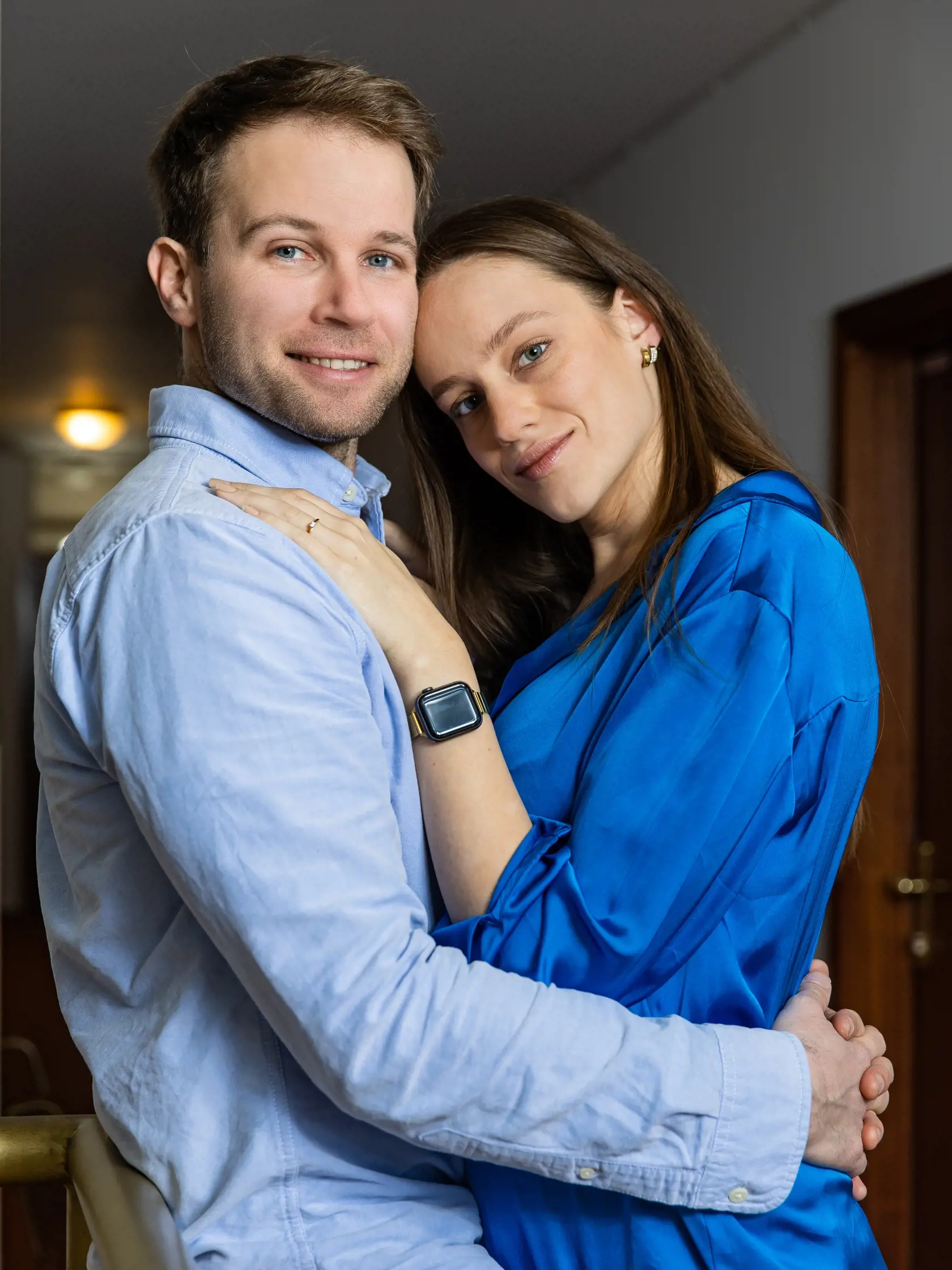 Spevák Tomáš Bezdeda so snúbenicou Ivanou v Žiline.