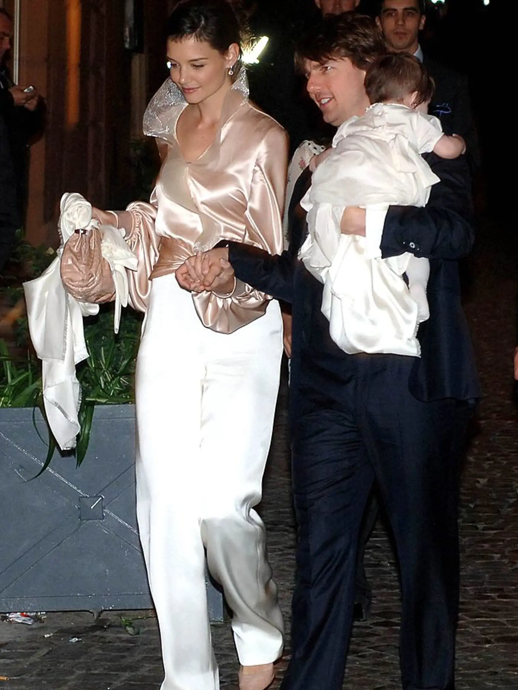 Tom Cruise a Katie Holmes s dcérou Suri boli rozkošnou rodinou. Keď mala Suri 6 rozviedli sa, otca odvtedy nevidela.