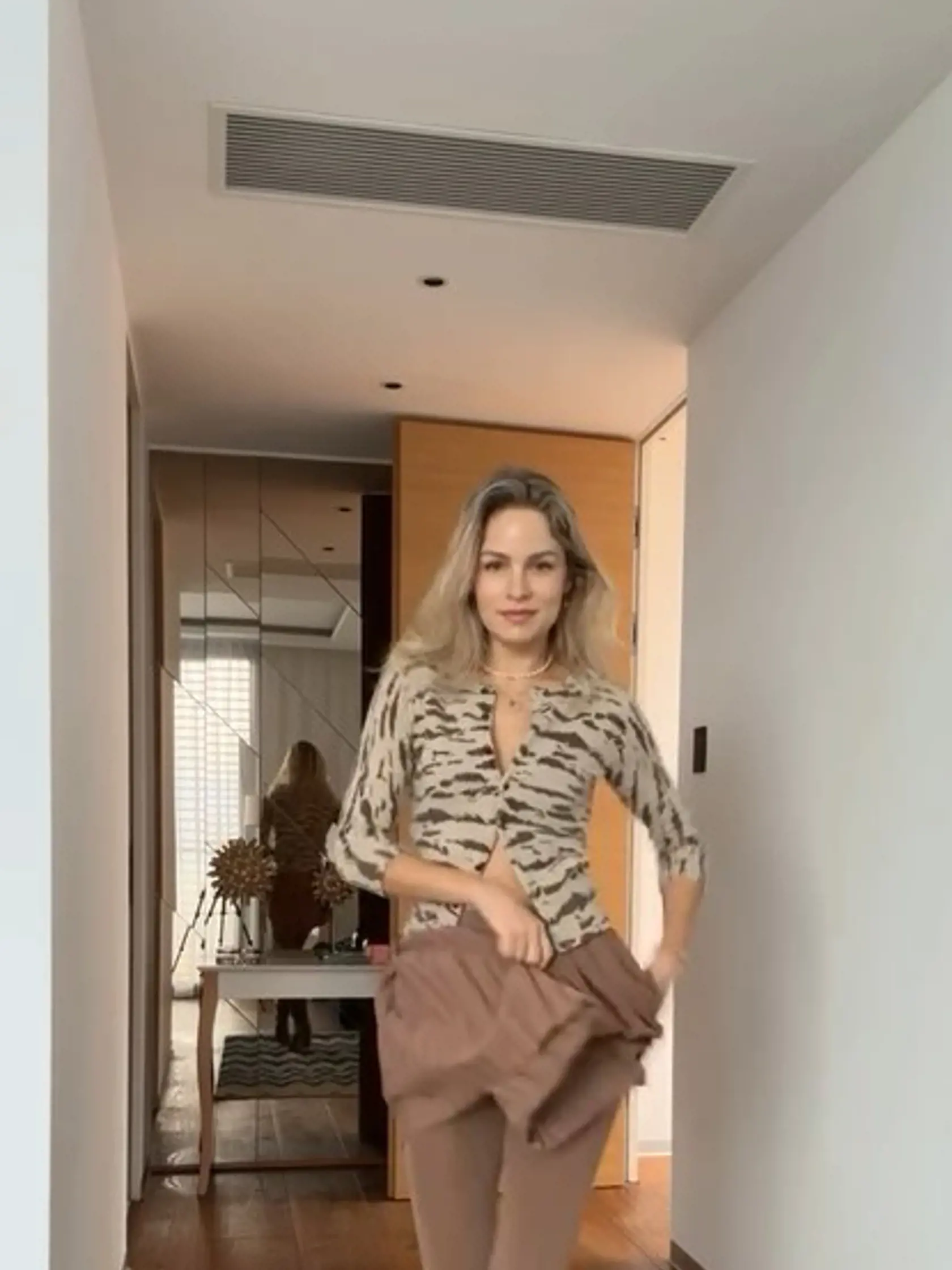 Ivana Gáborík má doma netradičné dvere - vysoké až po strop.