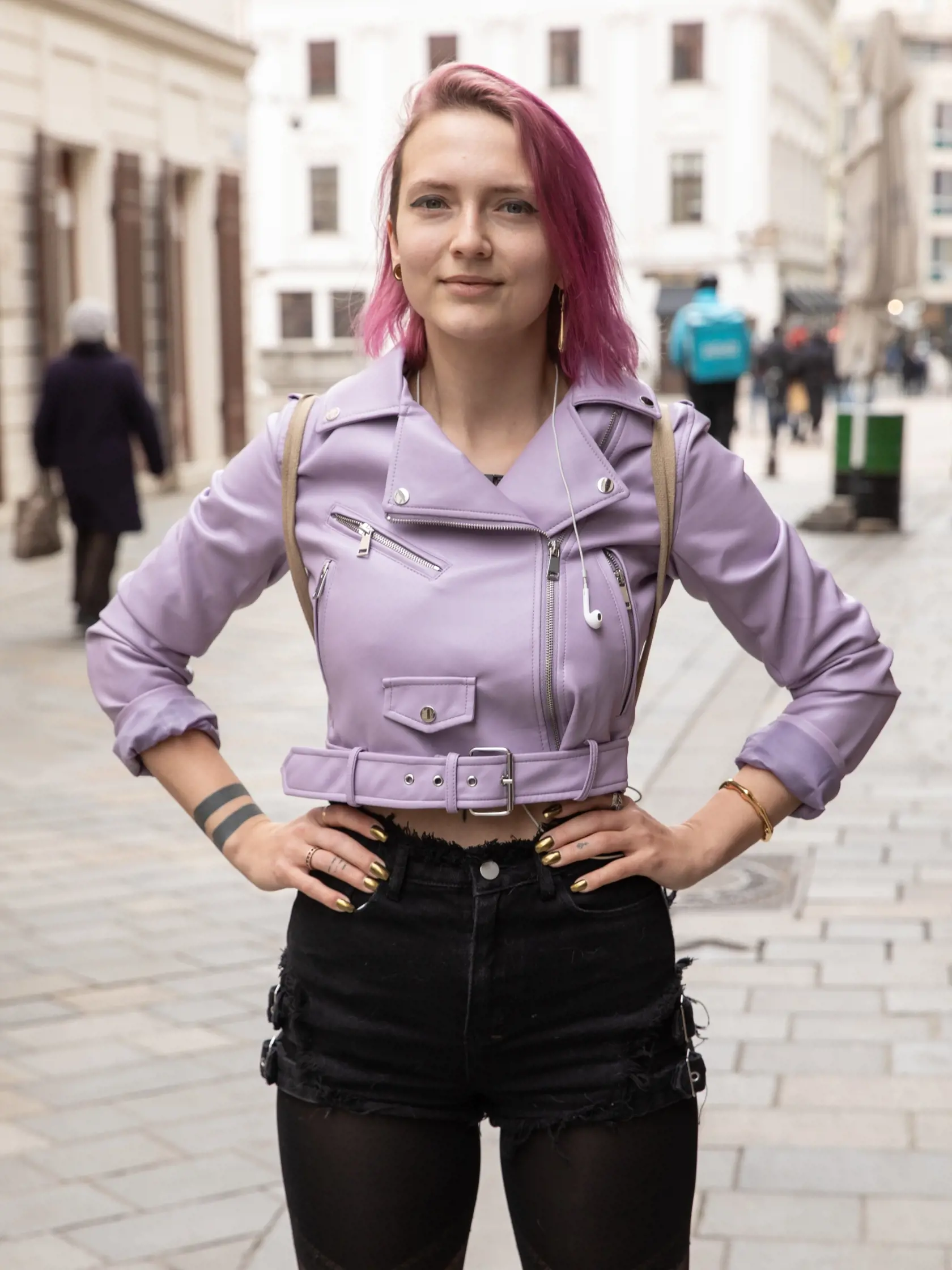 Annamária (26) - Pracujem pre zahraničnú firmu a tam je štvordňový pracovný týždeň úplne normálny. Pomáha to efektivite a určite to stojí za to!