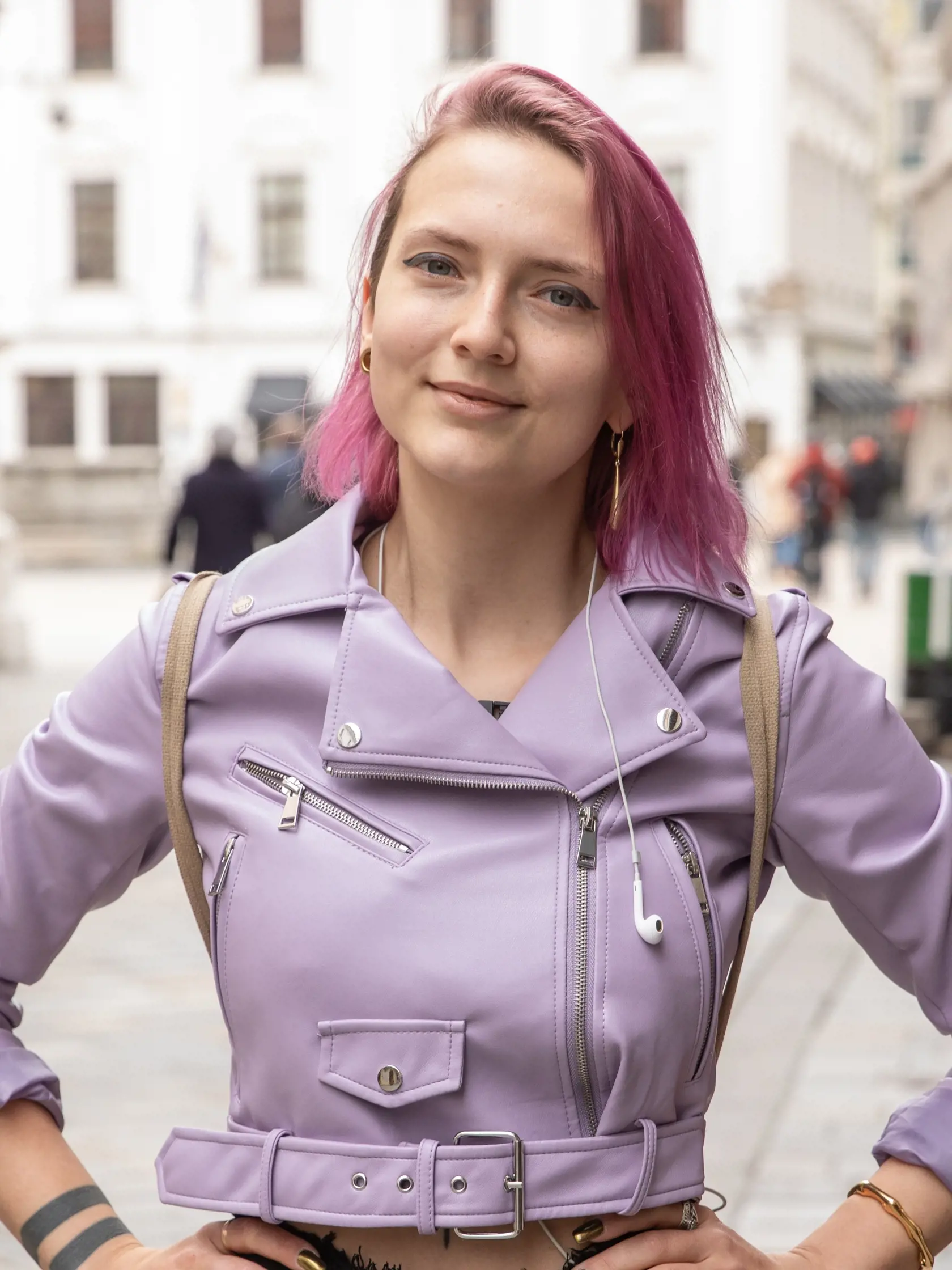 Annamária (26) - Pracujem pre zahraničnú firmu a tam je štvordňový pracovný týždeň úplne normálny. Pomáha to efektivite a určite to stojí za to!