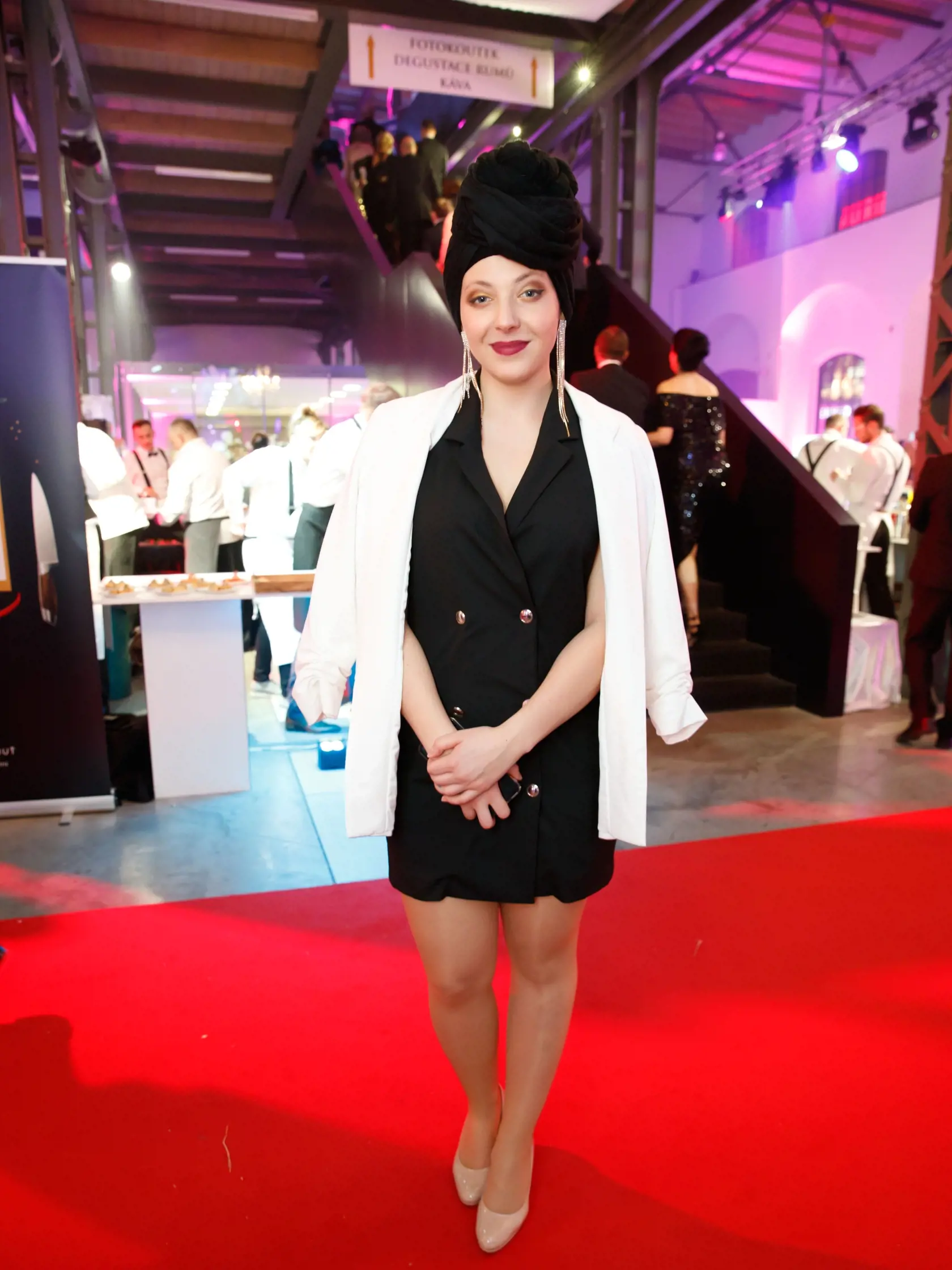 Anna Slováčková šikovne zakryla následky liečby turbanom.
