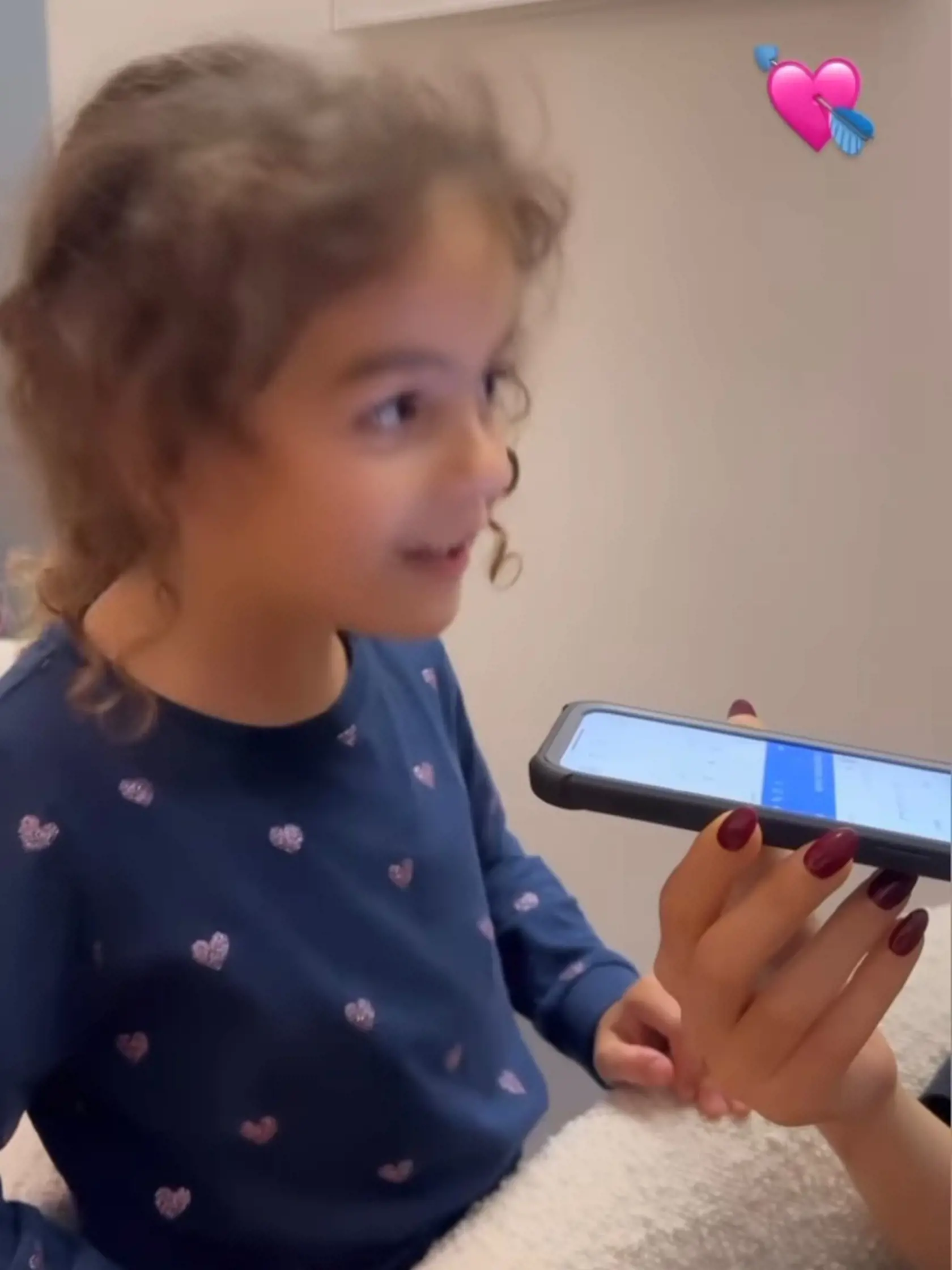 Dcérka akoby jej z oka vypadla.