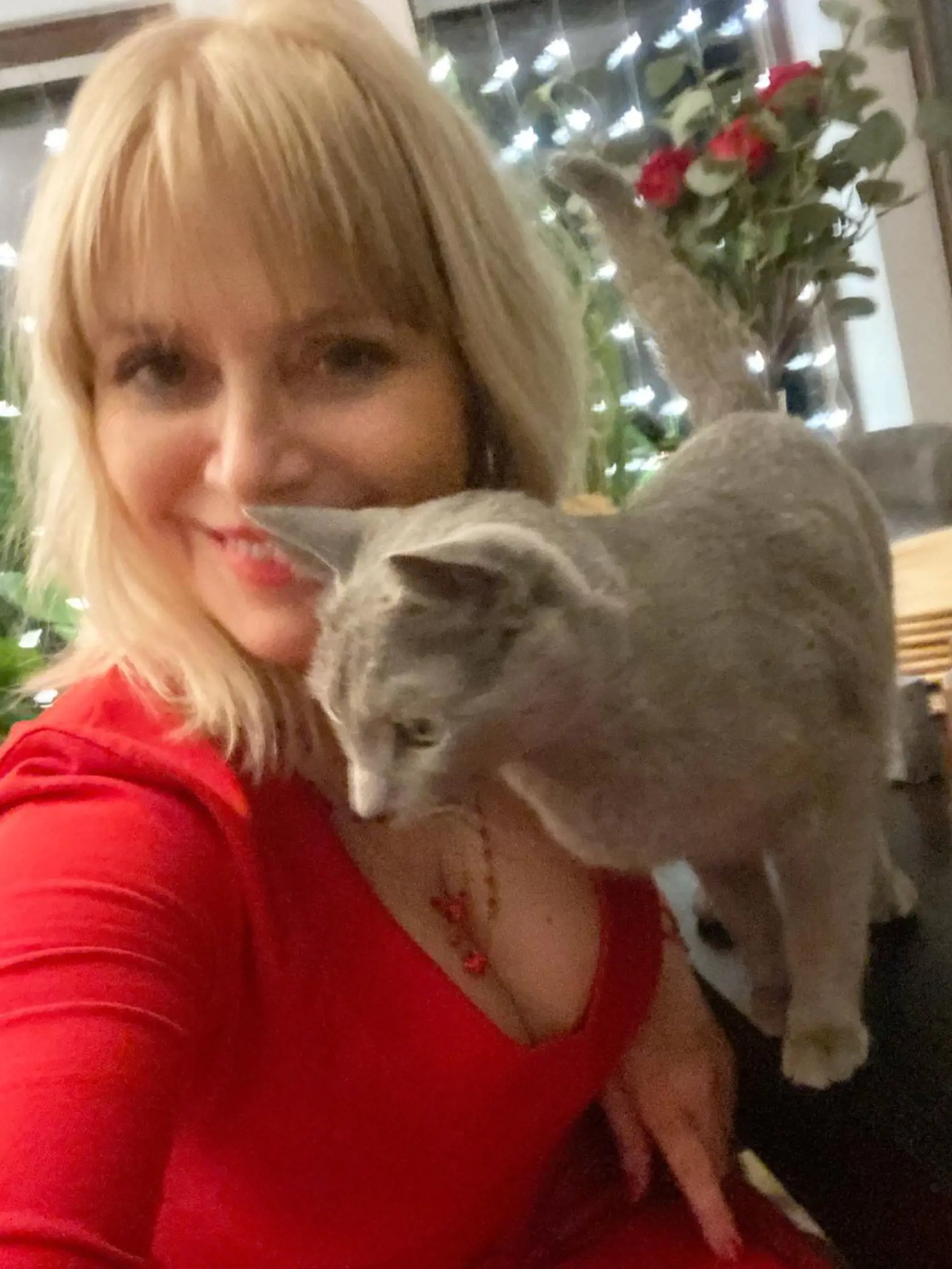 Valentínska fotka: Spoločnosť jej robil kocúr.