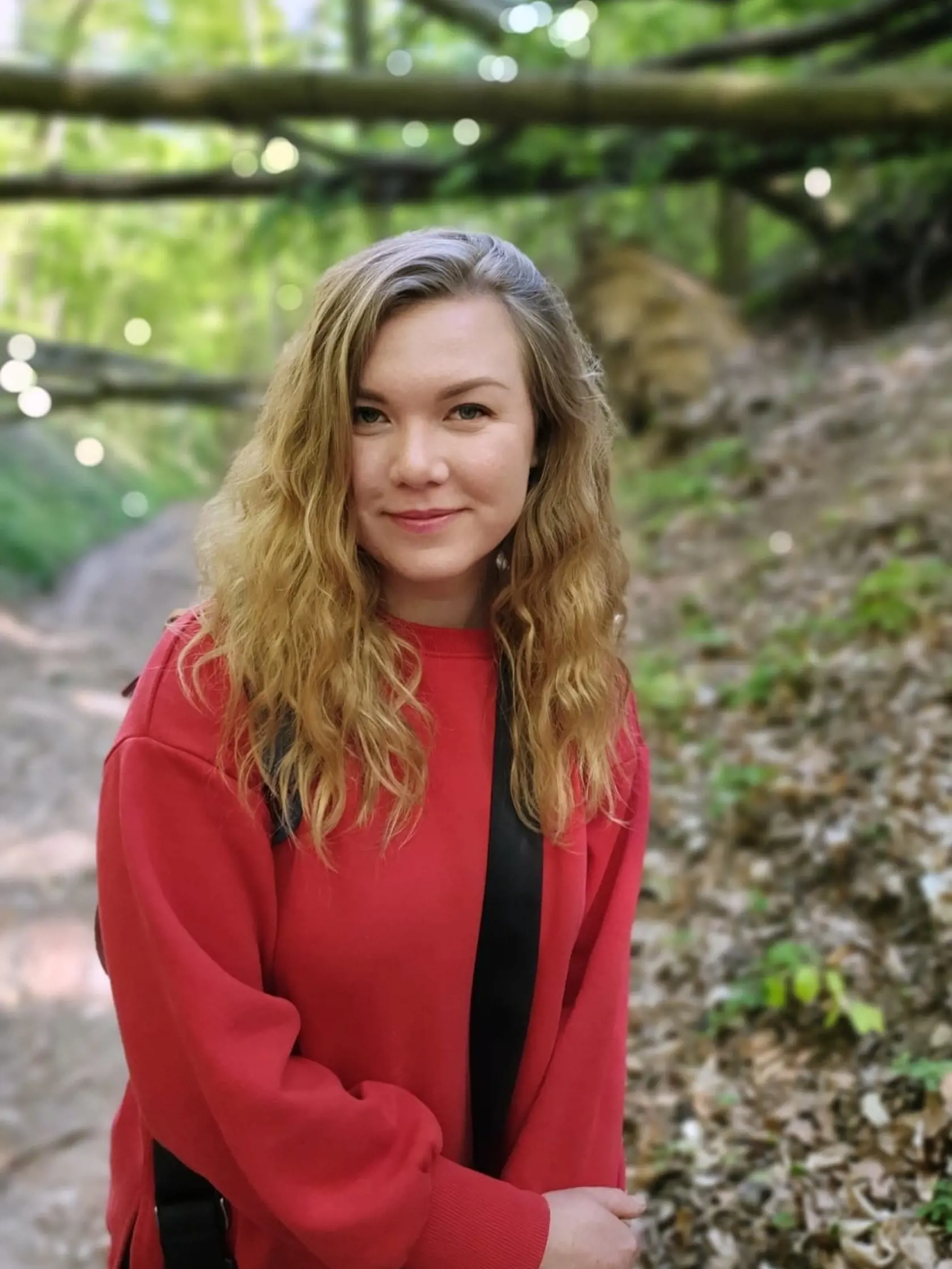 Marcela (25) Bratislava: Určite nie, pokiaľ sa chce človek najesť kvalitnejšie a zdravšie. Denné menu v bratislavských reštauráciach začína v priemere na sume 7 eur. Snažím sa variť si doma. Nie vždy mám však na varenie čas a chuť, tak si jedlo objednám. Ak pracujem z officu, vždy sa s kolegami ideme najesť do reštaurácie. Optimálna hodnota stravného lístka by z môjho pohľadu bola 6,50 eur.