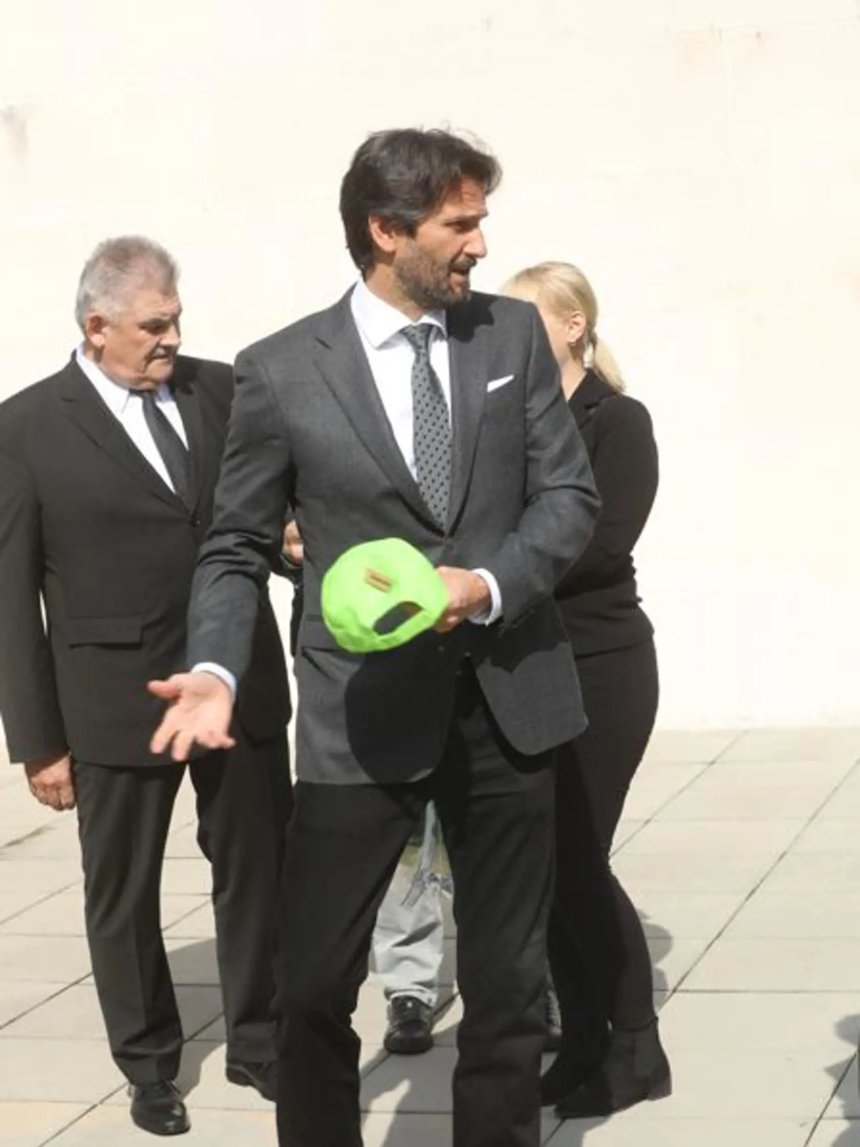 Pohreb Fedora Flašíka: Robert Kaliňák si vybral zelenú čiapku.