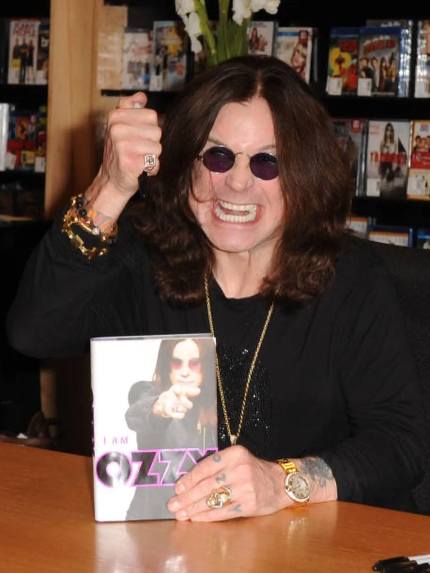 Ozzy na archívnej snímke z roku 2010