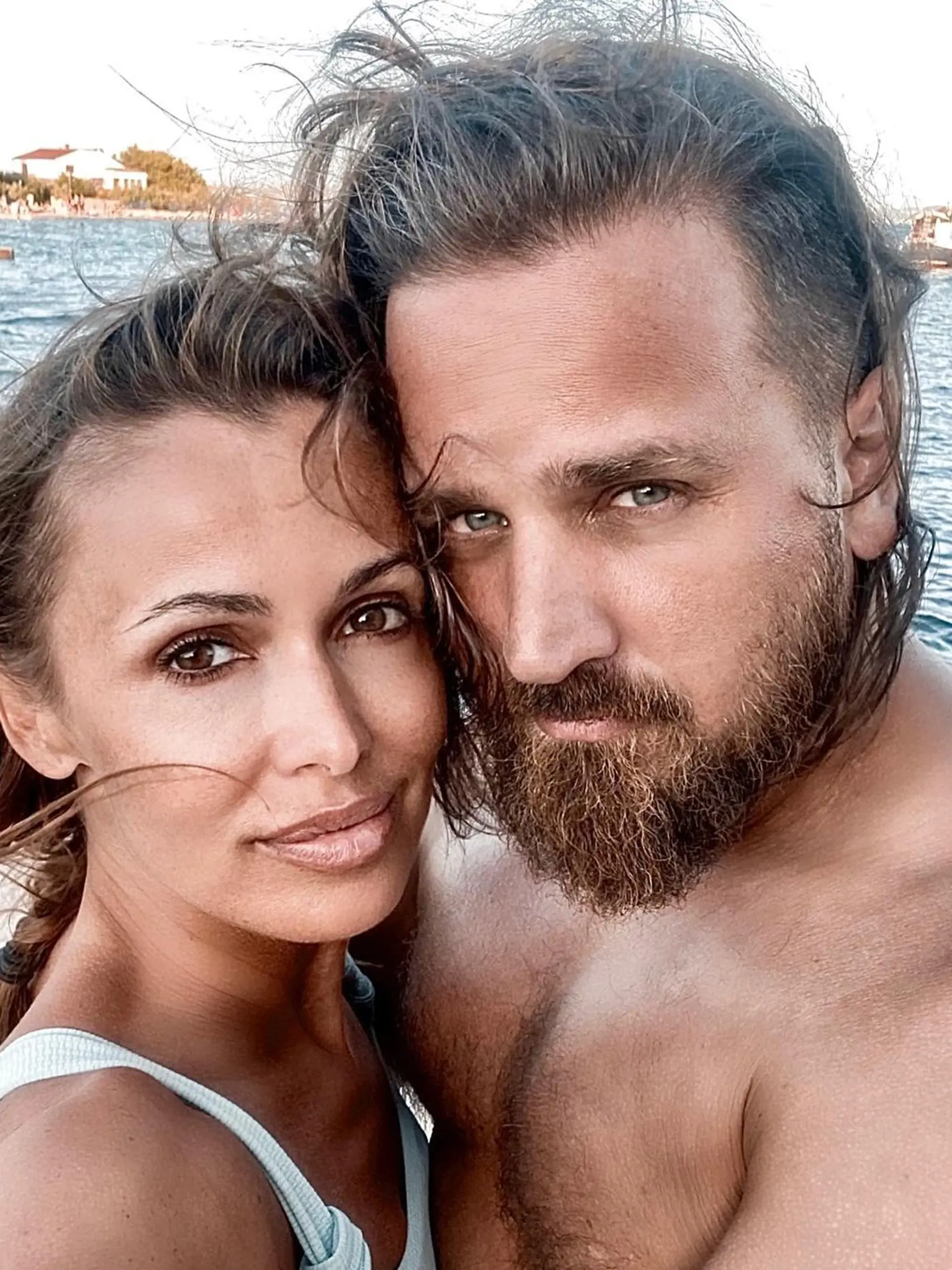 Lenka Raimanová Šóošová má krásne prirodzne husté vlasy
