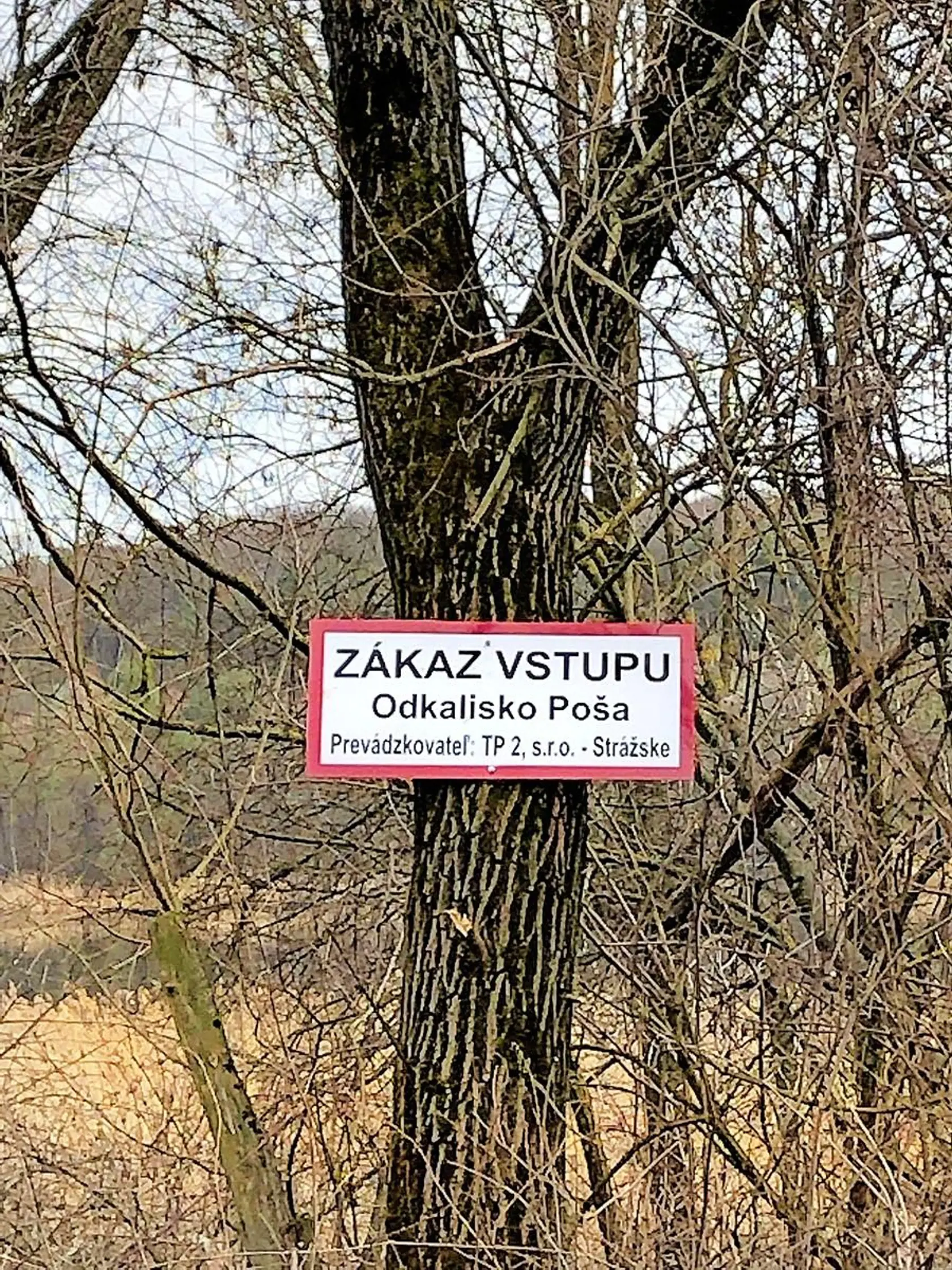 Odkalisko nie je vhodným miestom na turistiku ani na relax pri vode.